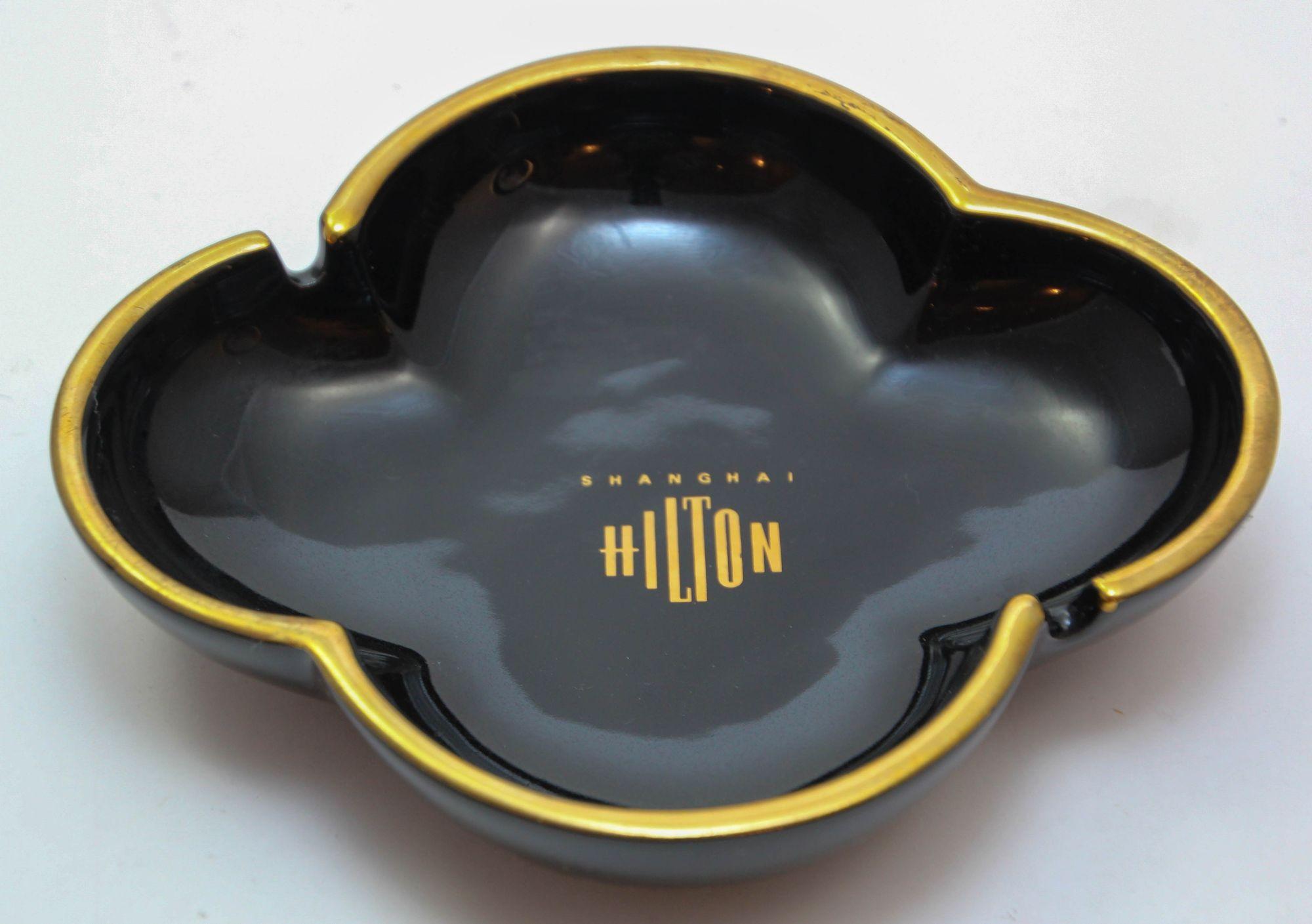 Plato cenicero de porcelana coleccionable Shanghai Hilton 1980s Porcelana en venta