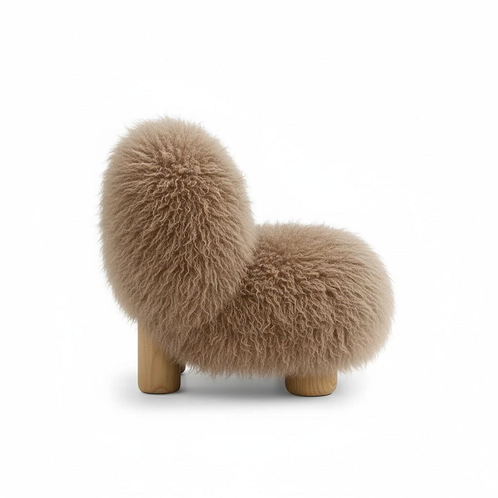 Espagnol Fauteuil de style Collectional en fausse fourrure de Mongolie par Sidani Design/One en vente
