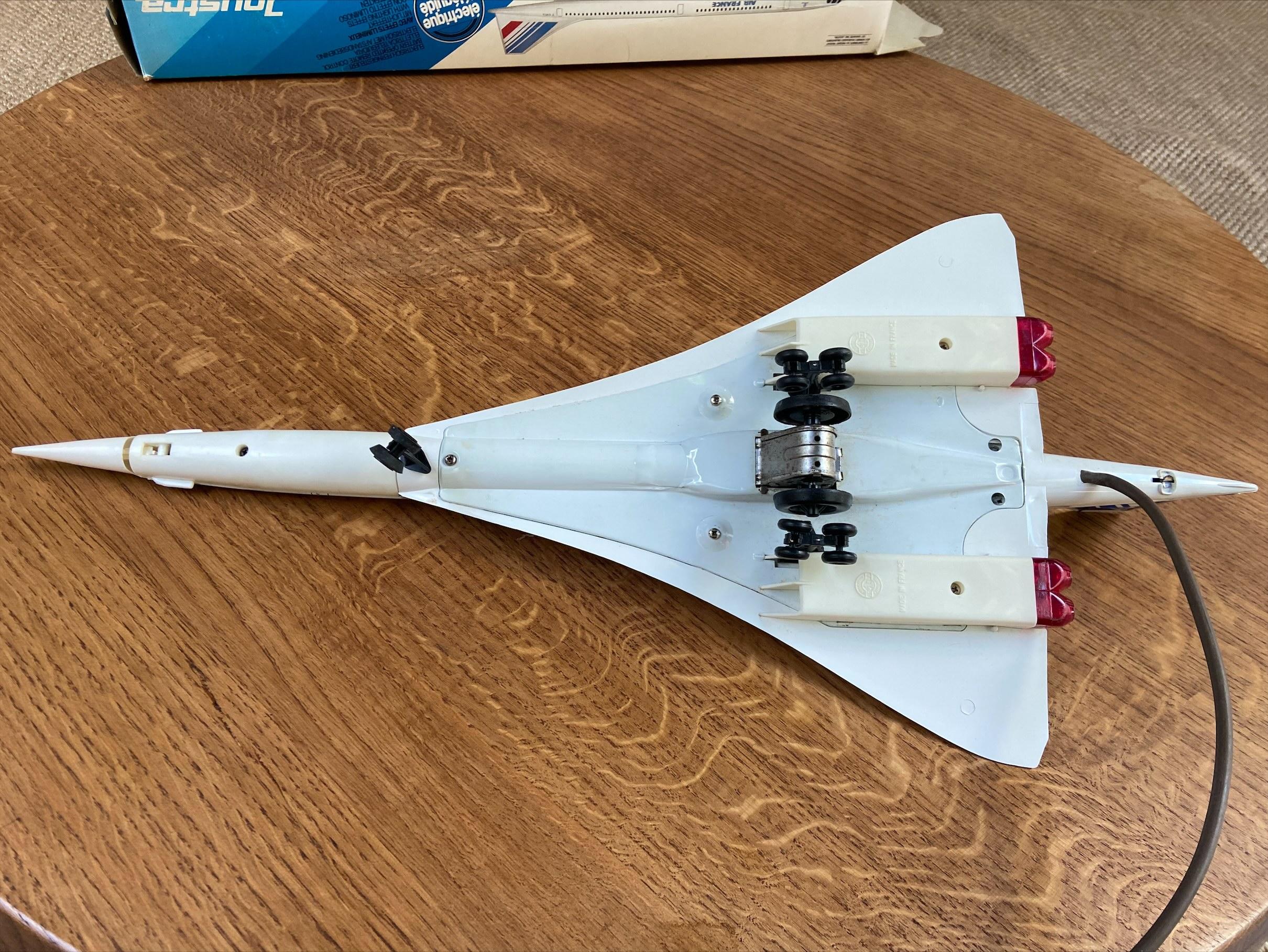 Collectible Toy, Concorde 1 Plane, 1970s In Good Condition For Sale In Saint Ouen, FR