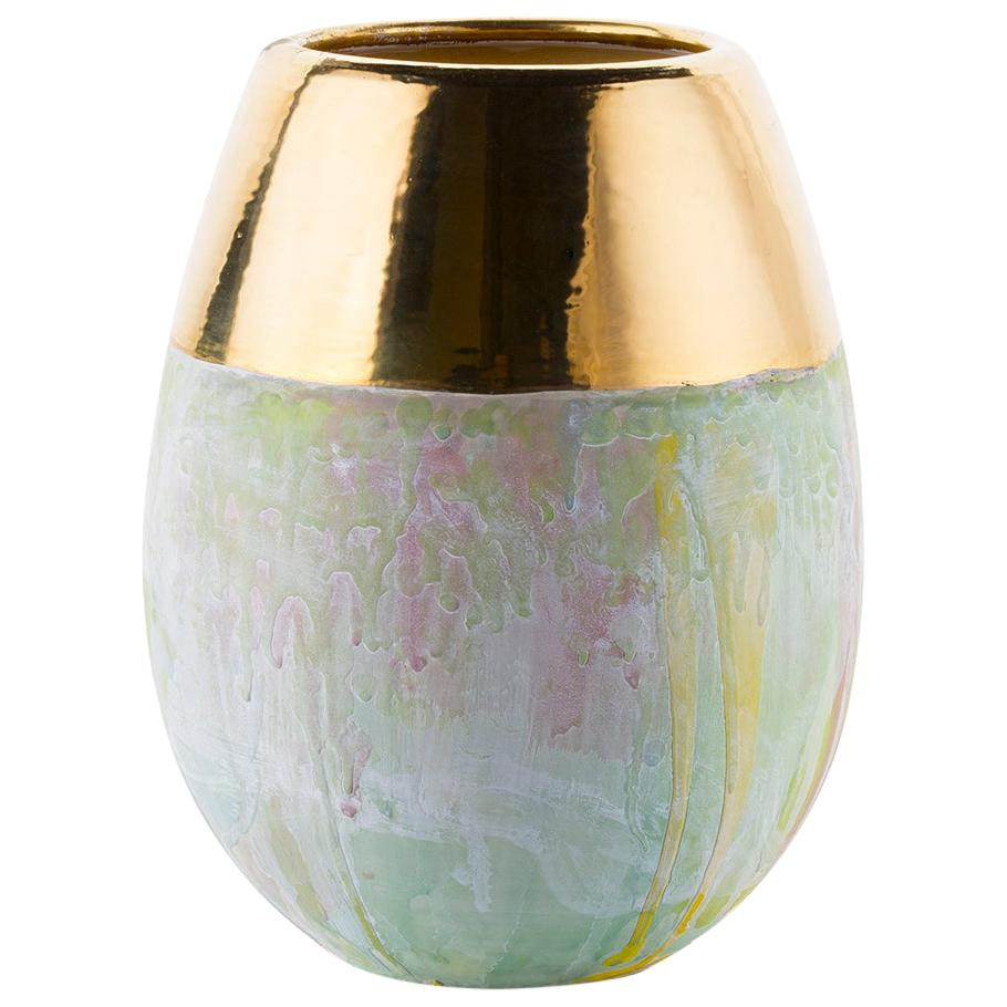 Vase de collection contemporain de collection en céramique dorée fabriquée à la main