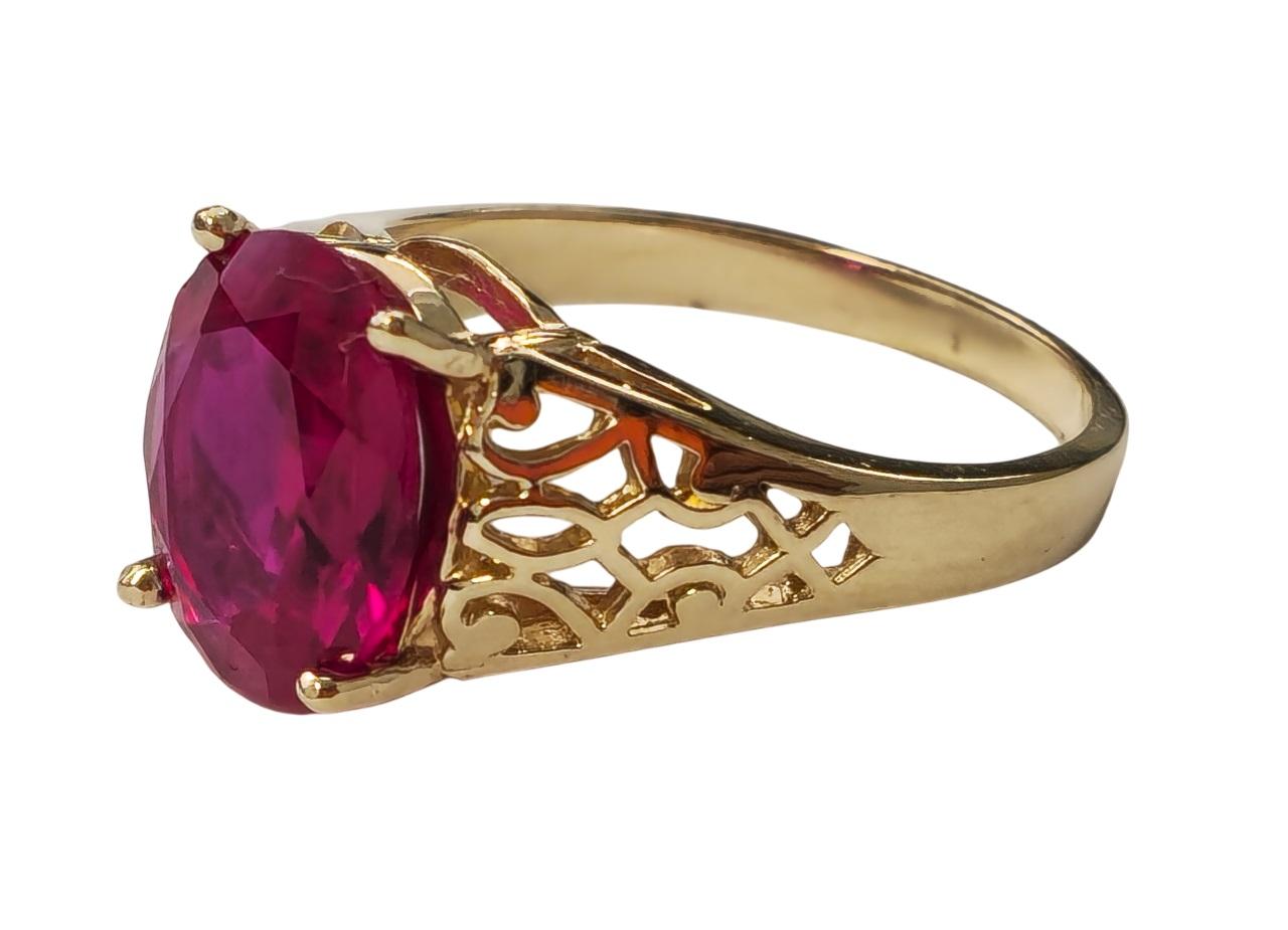 Sammlerstück Vintage AAA Rubin-Ring aus Gelbgold (Ovalschliff) im Angebot