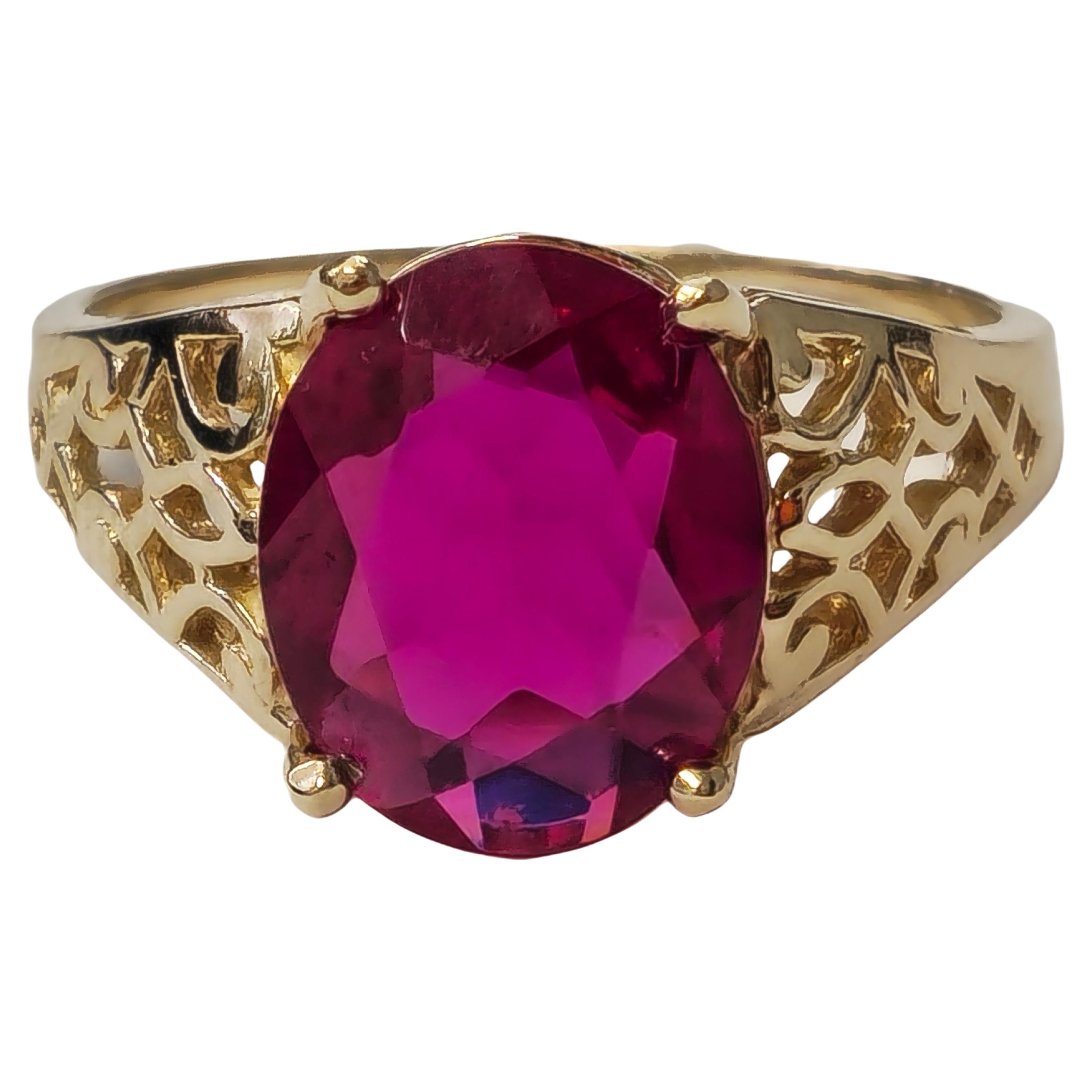 Collectible Vintage AAA Ruby Ring in Yellow Gold  For Sale