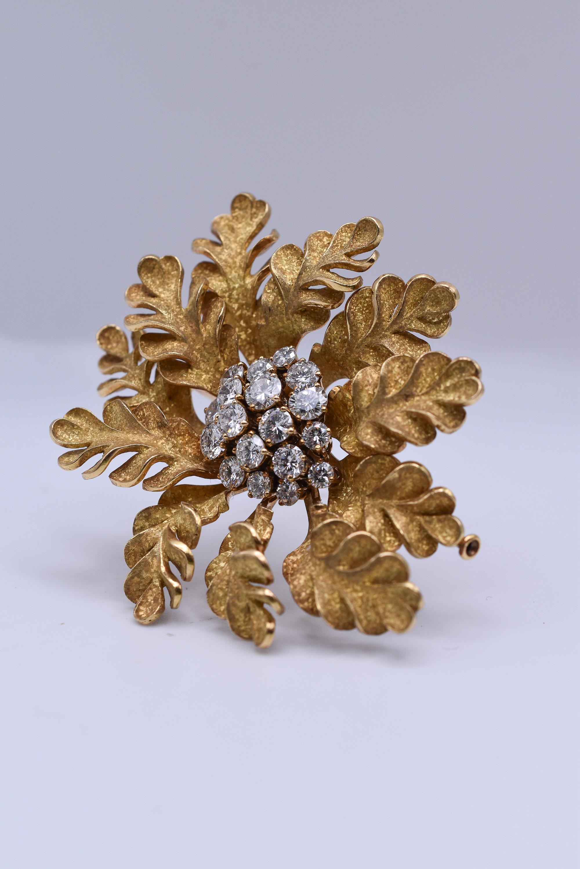 Collectible Vintage Bulgari Diamond and Gold Brooch, circa 1970 In Good Condition For Sale In New York, NY