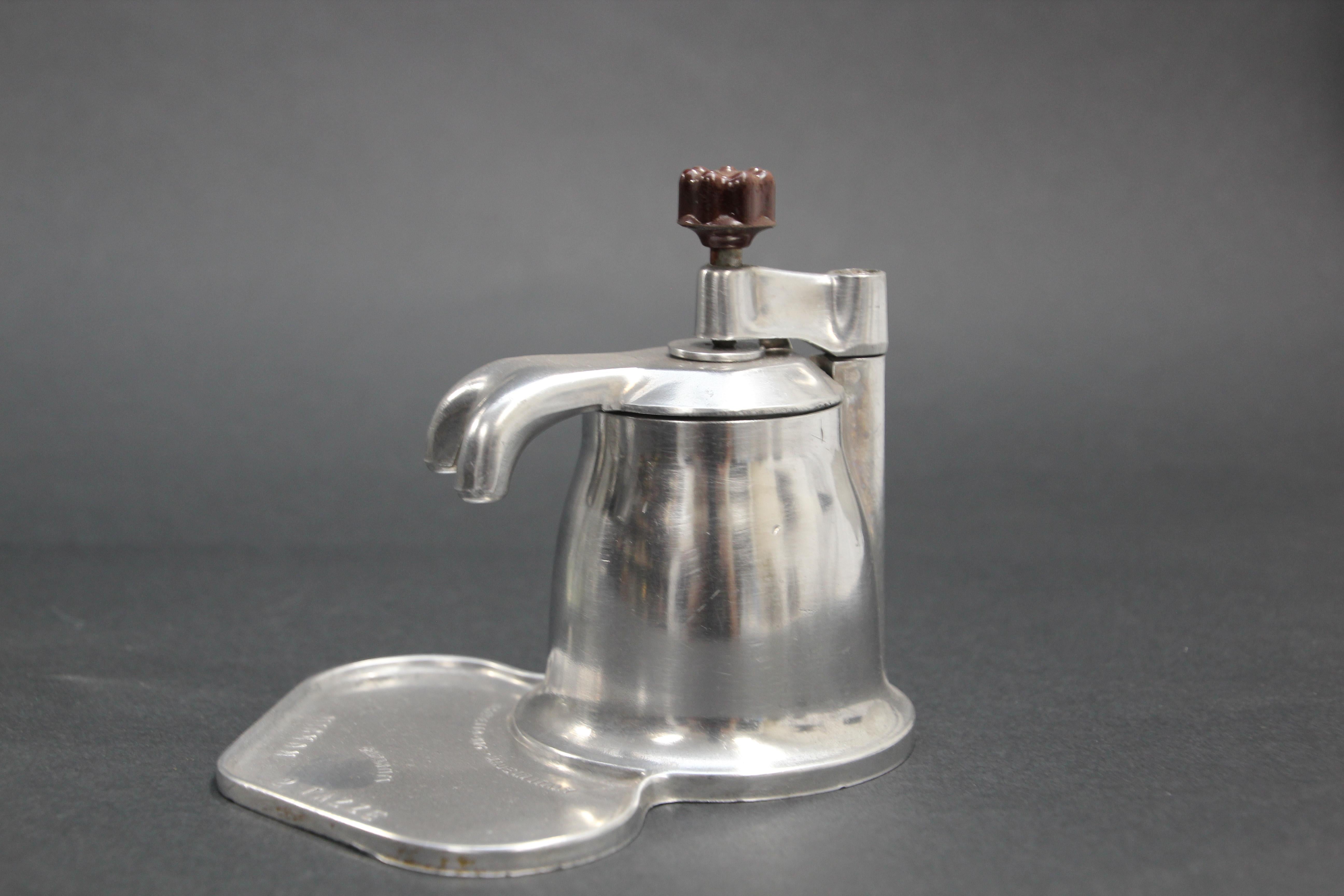 Sammelbare italienische Espressomaschine:: um 1950 im Zustand „Gut“ in North Hollywood, CA