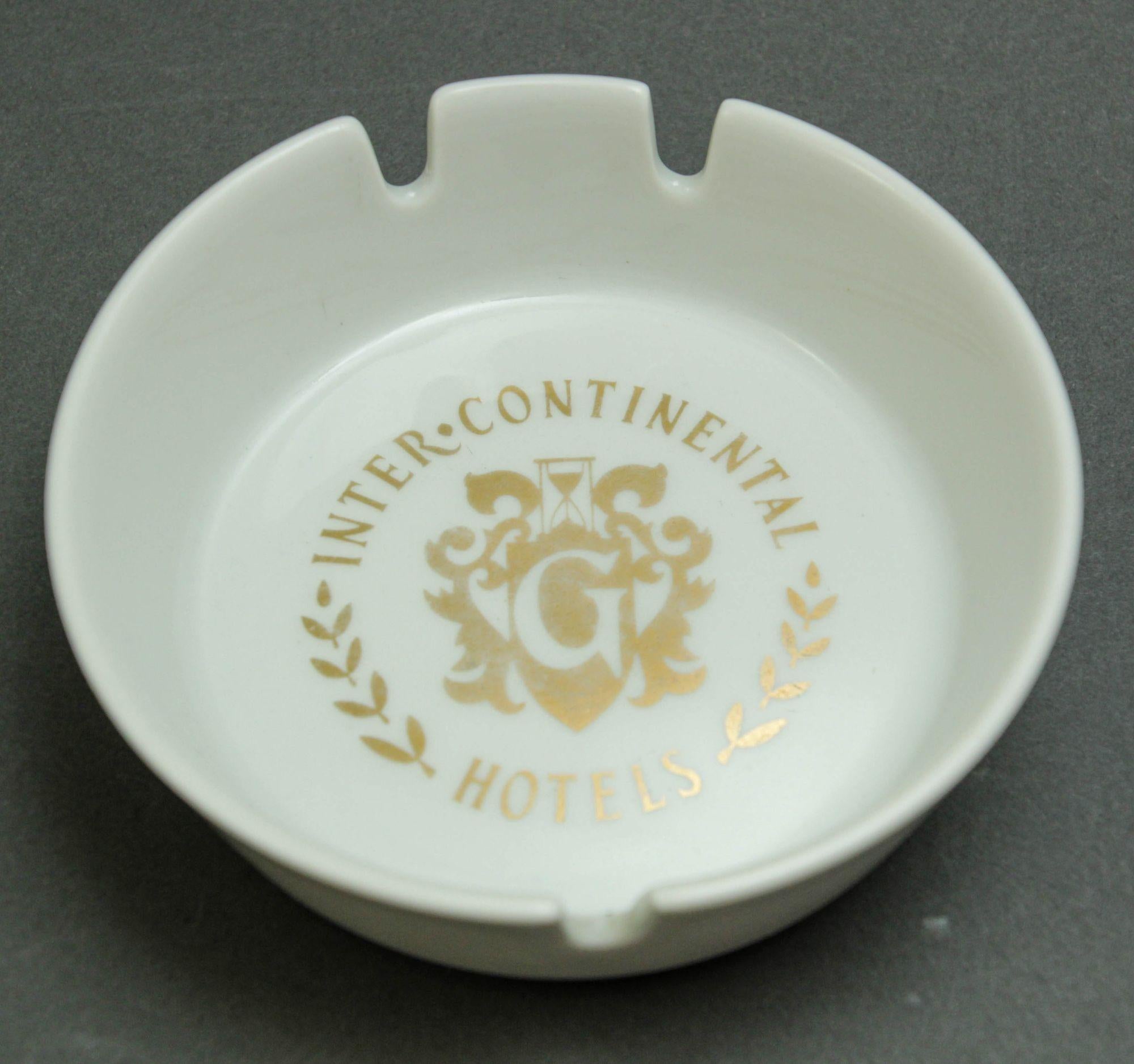 Mid-Century Modern Collectible White Ashtray Inter-continental Hotel Geneve Switzerland 1970's For Sale