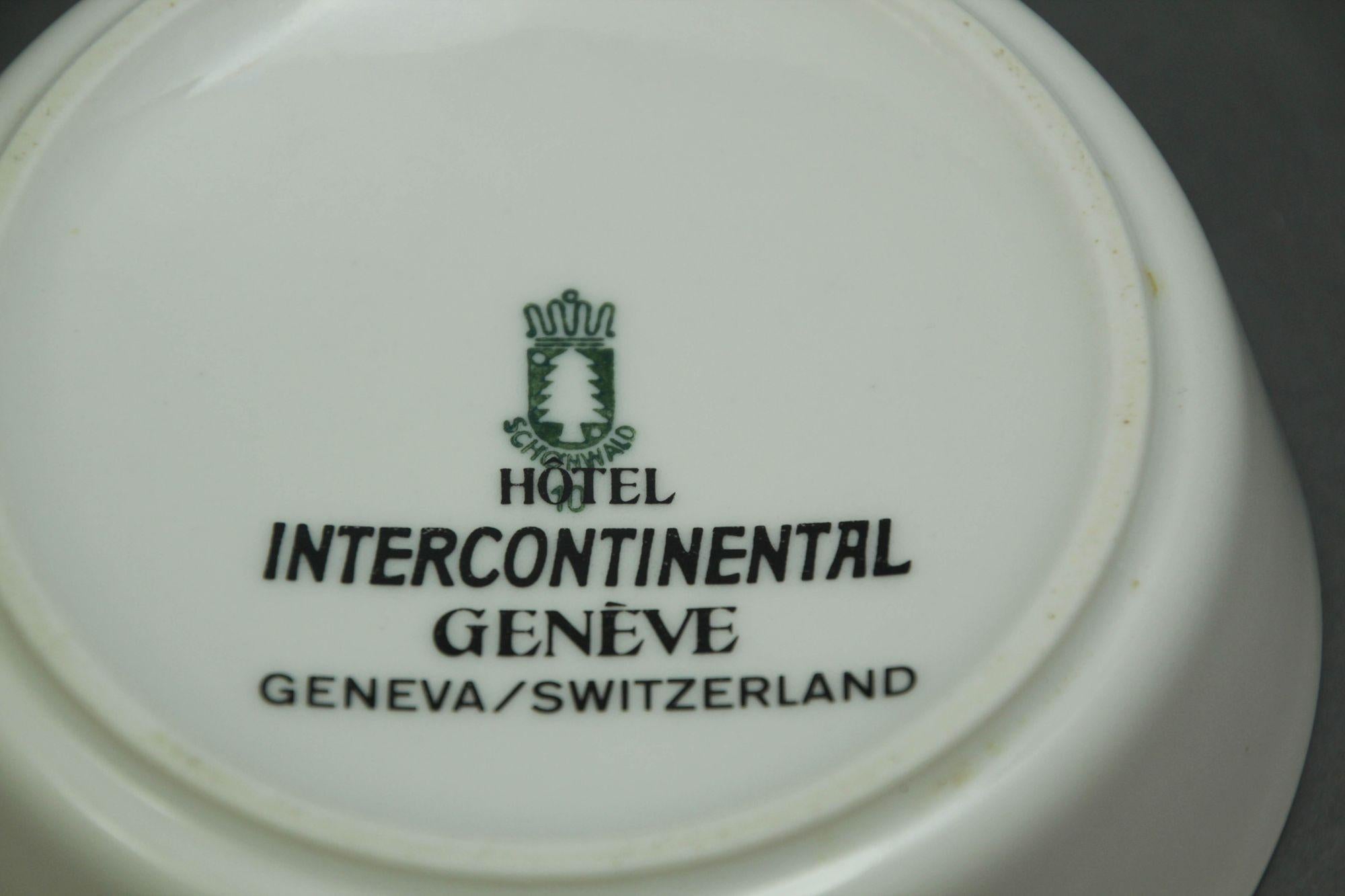20th Century Collectible White Ashtray Inter-continental Hotel Geneve Switzerland 1970's For Sale