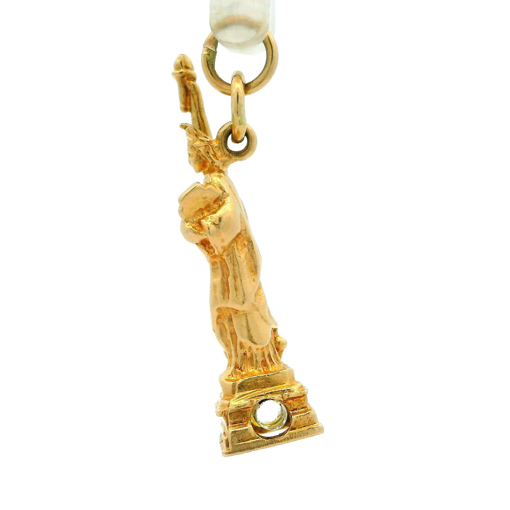 Collectible Gelbgold 3D detaillierte Freiheitsstatue Charm Anhänger für Damen oder Herren im Angebot