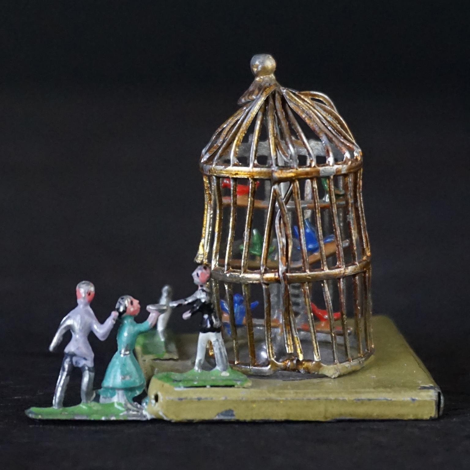 Kollektion 1900er Edwardianische Miniatur-Tin-Spielzeuge Bauern Tiere Menschen und Parkbäume im Zustand „Relativ gut“ im Angebot in Haarlem, NL