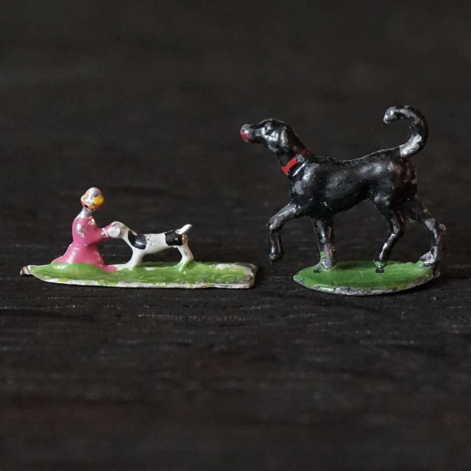 Kollektion 1900er Edwardianische Miniatur-Tin-Spielzeuge Bauern Tiere Menschen und Parkbäume im Angebot 2