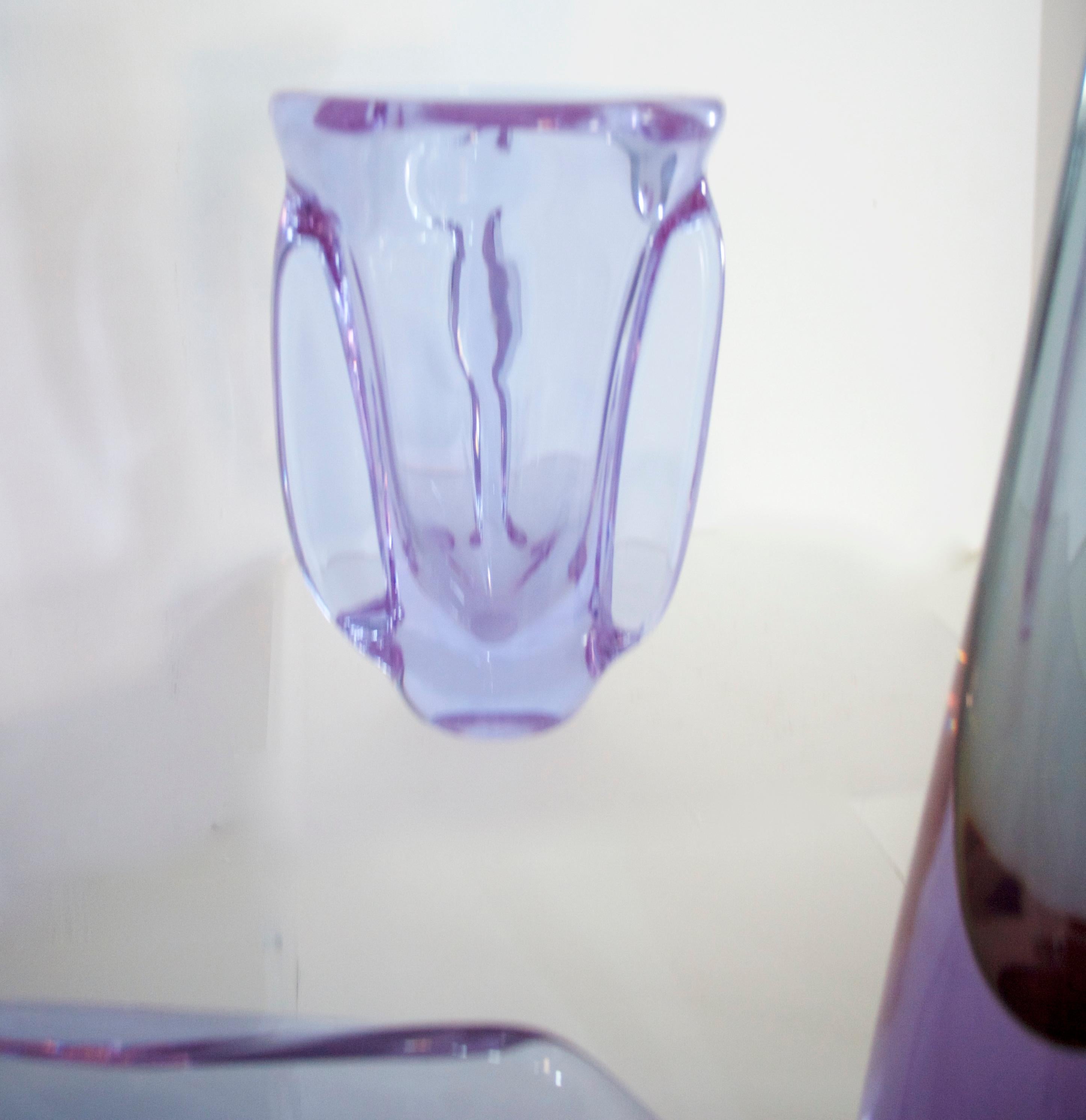 Collection 1950 - Murano Livio Seguso cristal De Sèvres Alexandrite France composée de 3 pièces des maîtres du cristal.

Livio Seguso est né à Murano en 1930. Sculpteur sur verre, il a commencé très tôt dans la verrerie comme élève d'Alfredo
