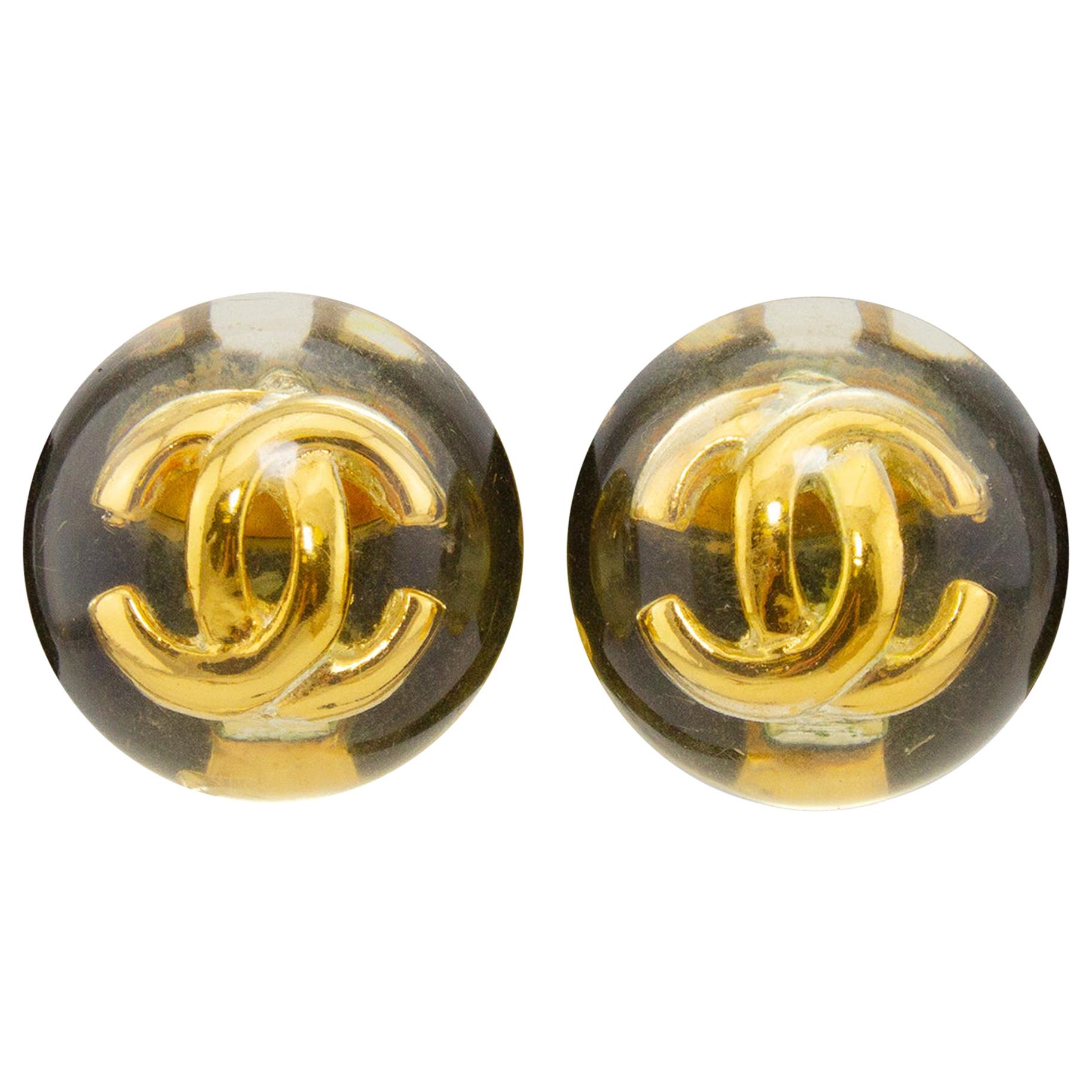 Collection 25 Chanel Lucite Clip Earrings With Gold CC Logo For Sale at  1stDibs