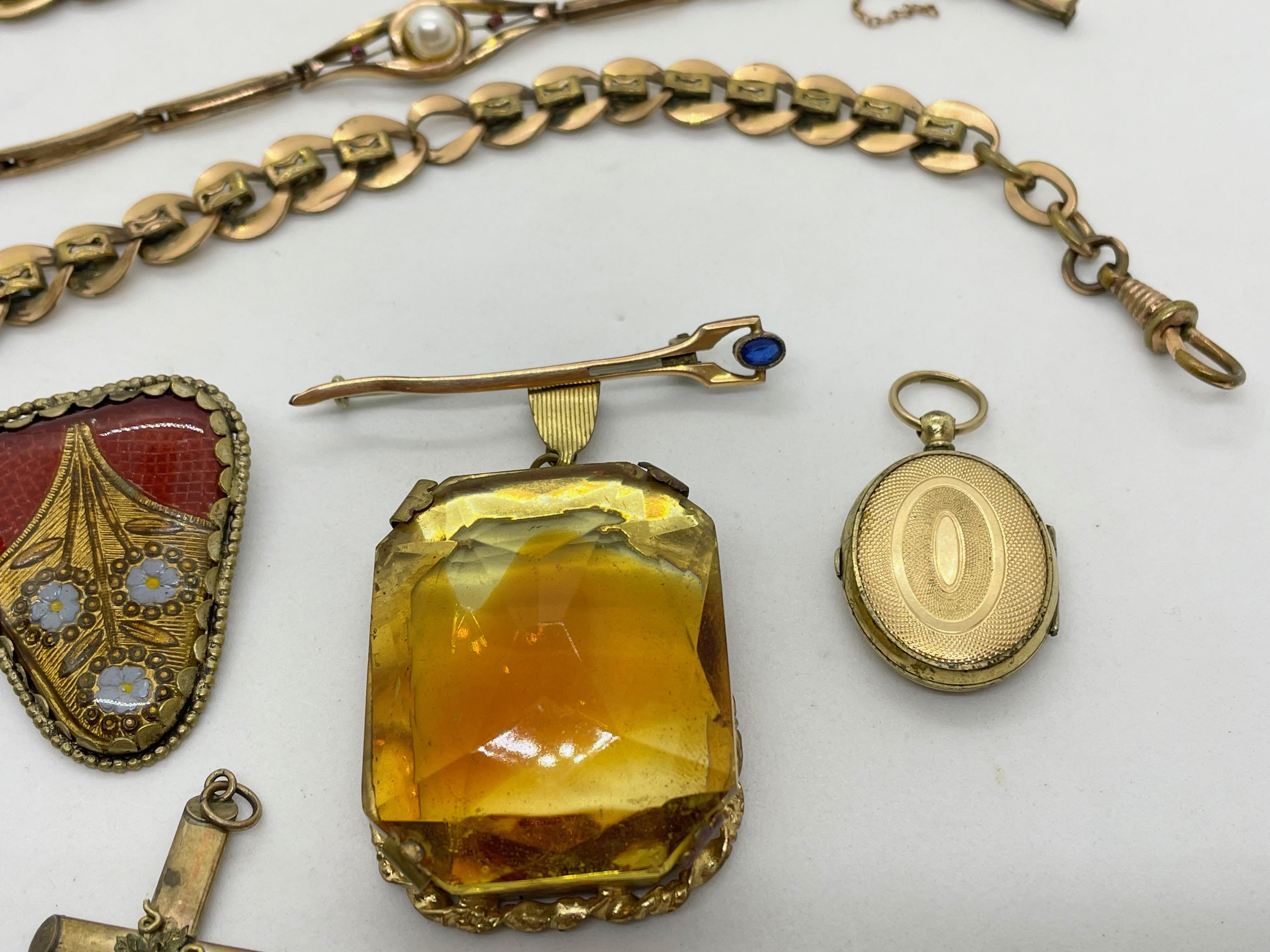 Collection de broches et pendentifs en chaîne de montre Art nouveau allemand ancien avec bijoux, années 1900 en vente 11