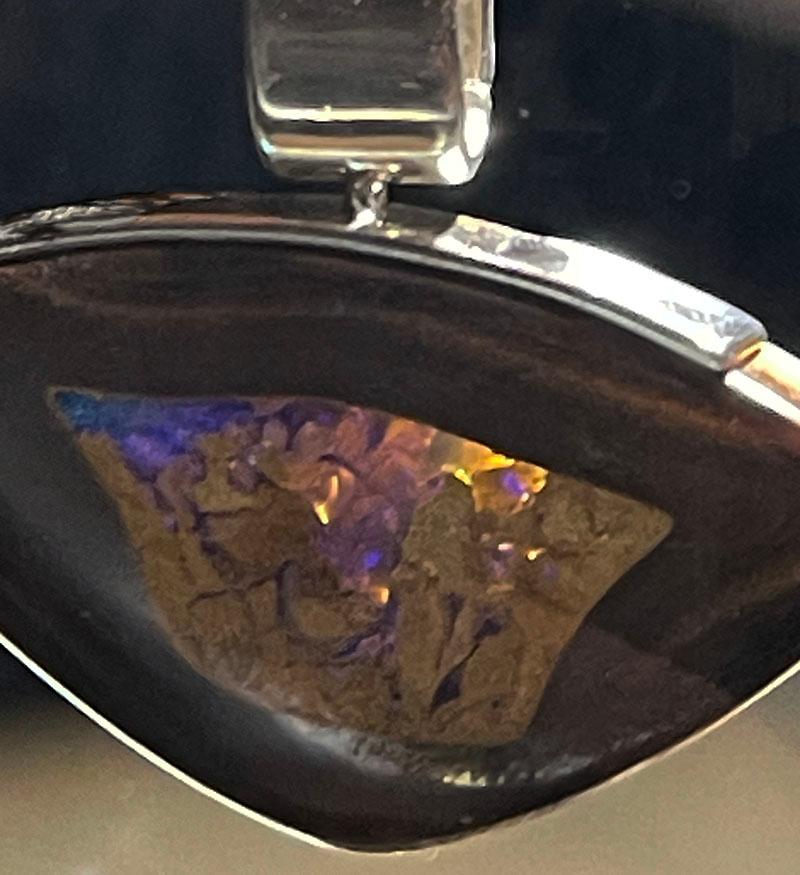 Collection Boulder opal pendants with silver In Good Condition For Sale In Delft, NL