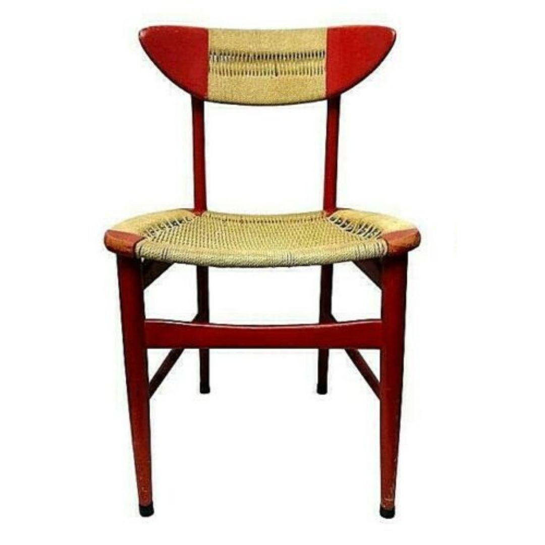 chaise originale des années 1950 en bois et corde tressée, design hans wegner

Il mesure 75 cm de hauteur, 46 cm de largeur, 46 cm de profondeur et 44 cm de hauteur du siège par rapport au sol

Bon état vintage, chaise saine, sans signes