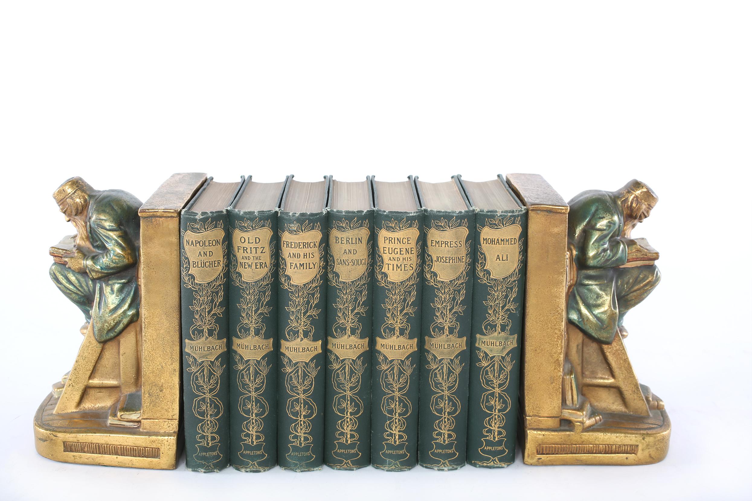 Set di libri da biblioteca rilegati in pelle in vendita 5