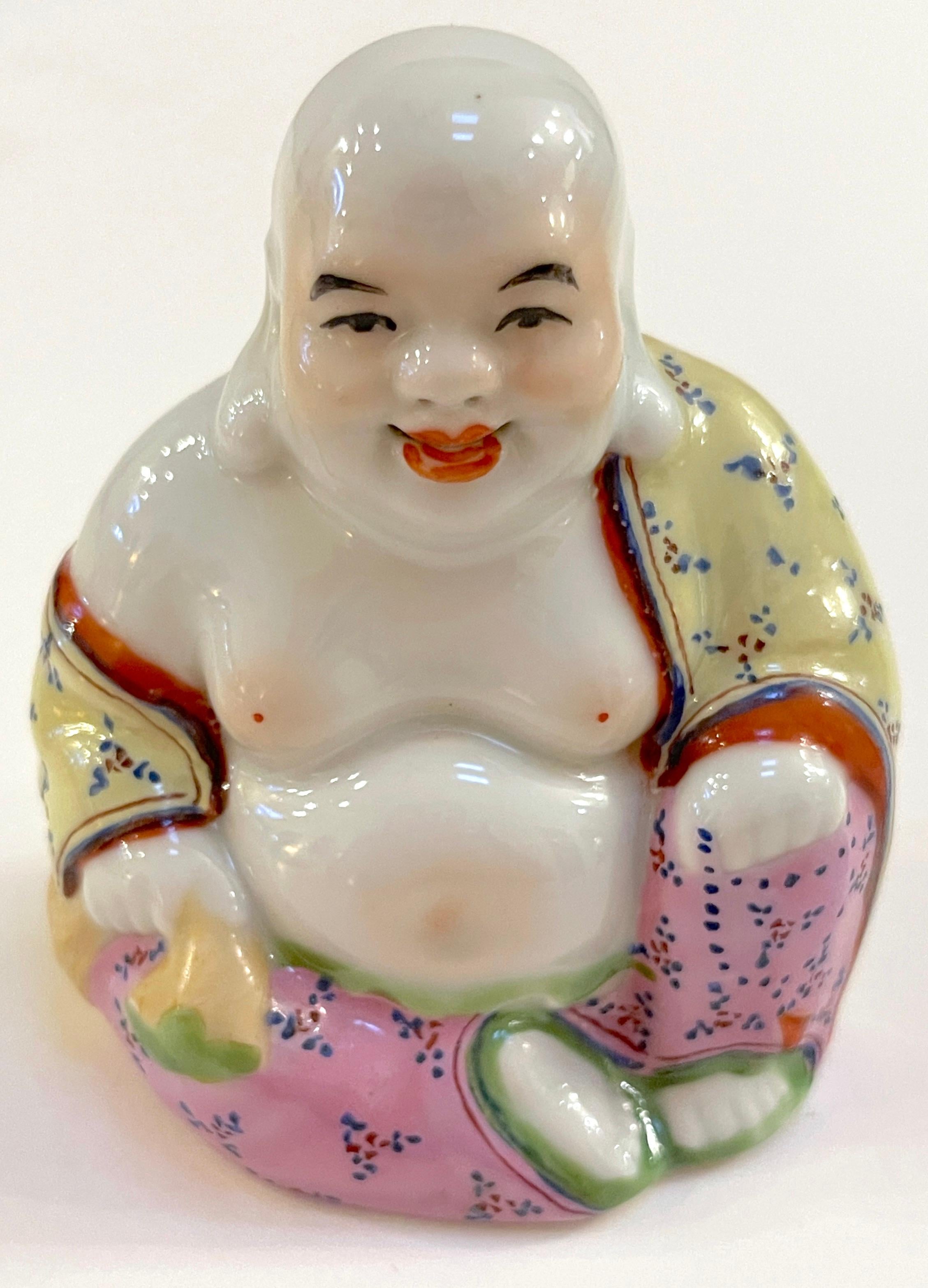 Porcelaine Collection de 12 Bouddhas diminutifs en porcelaine Famille-Verte d'exportation chinoise en vente