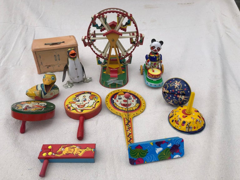 Collection of 12 Vintage Tin lithograph Toys For Sale at 1stDibs