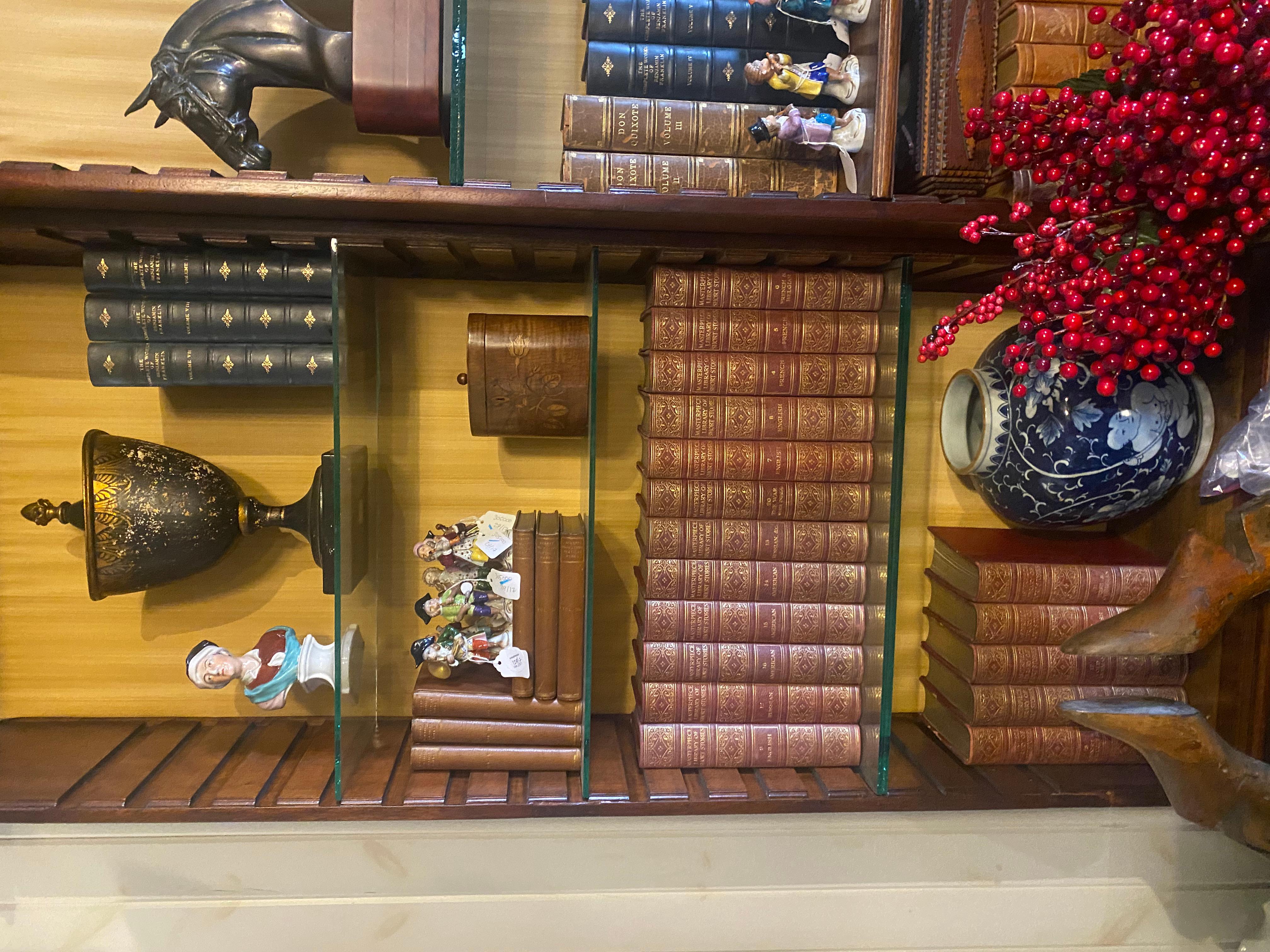 Anglais Collectional de 17 livres anglais reliés en cuir et ornés d'outils dorés, vendus comme un ensemble. en vente