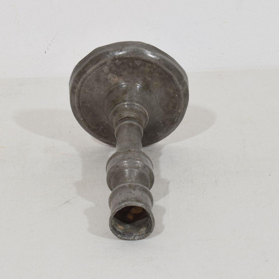 Collezione di portacandele in peltro francesi del XVIII-XIX secolo in vendita 7