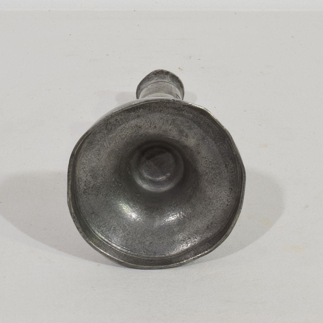 Collezione di portacandele in peltro francesi del XVIII-XIX secolo in vendita 8