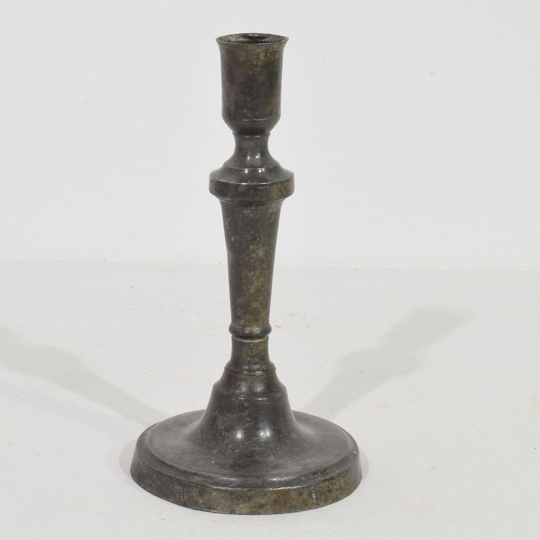 Kollektion französischer Zinn-Kerzenhalter aus dem 18. bis 19. Jahrhundert im Angebot 6