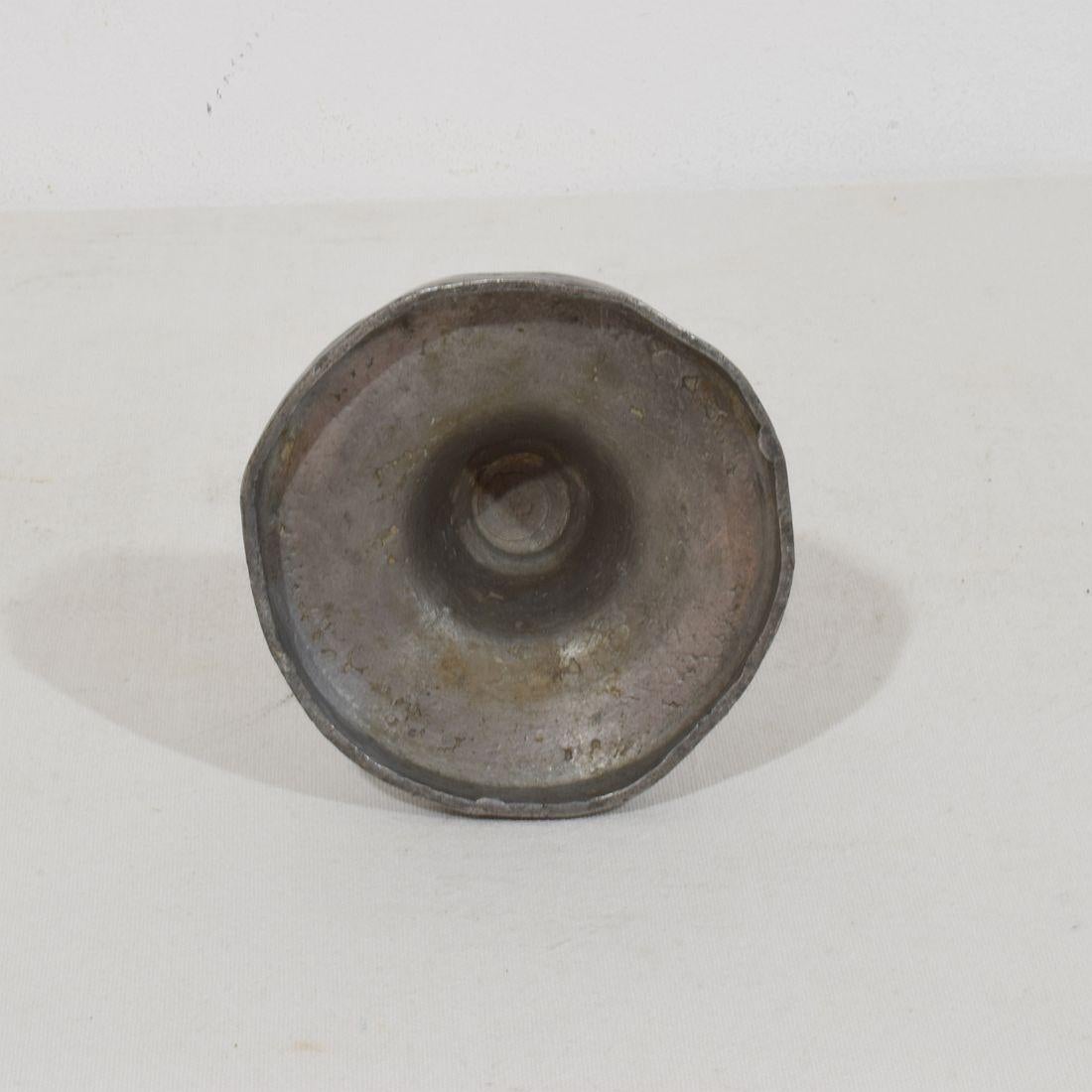 Collezione di portacandele in peltro francesi del XVIII-XIX secolo in vendita 8