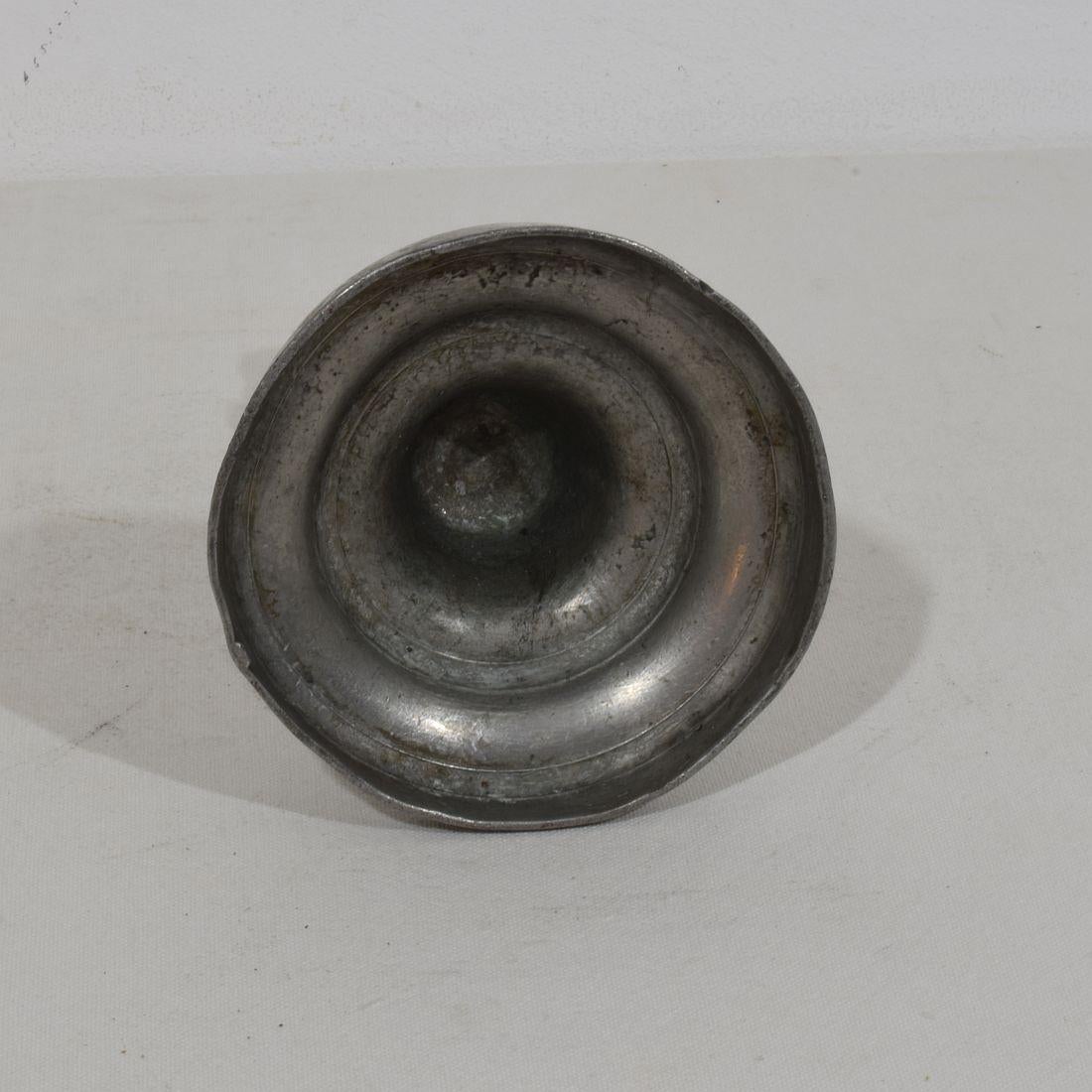 Colección de candelabros de peltre franceses de los siglos XVIII-XIX en venta 8