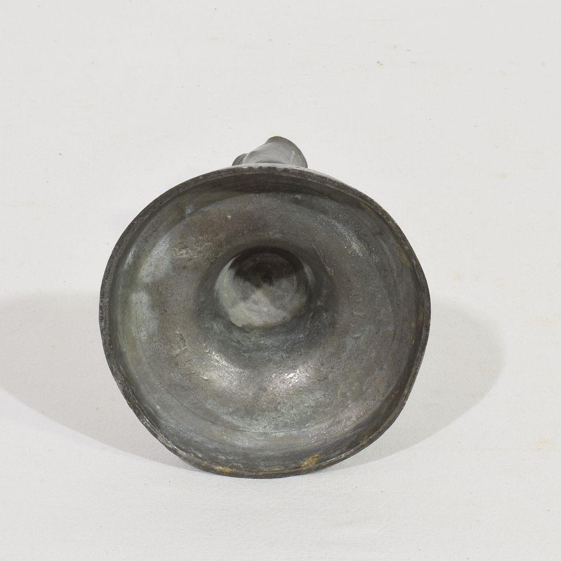 Collezione di portacandele in peltro francesi del XVIII-XIX secolo in vendita 12