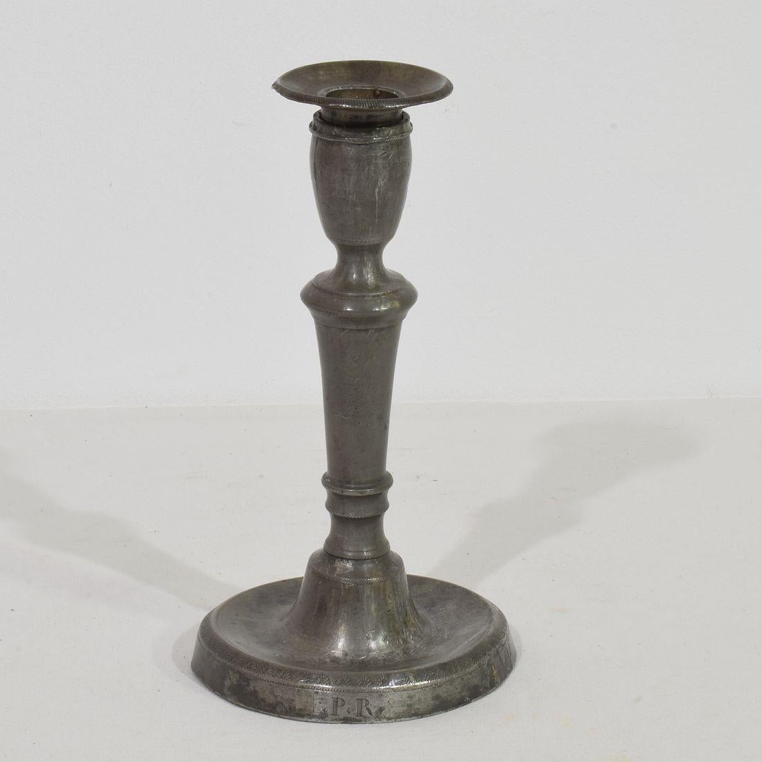 Kollektion französischer Zinn-Kerzenhalter aus dem 18. bis 19. Jahrhundert im Angebot 11