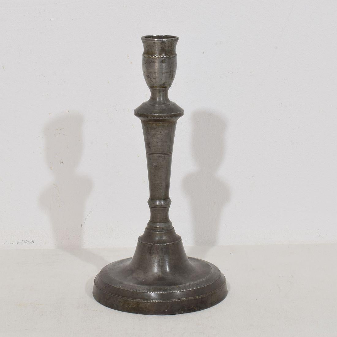 Colección de candelabros de peltre franceses de los siglos XVIII-XIX Provincial francés en venta