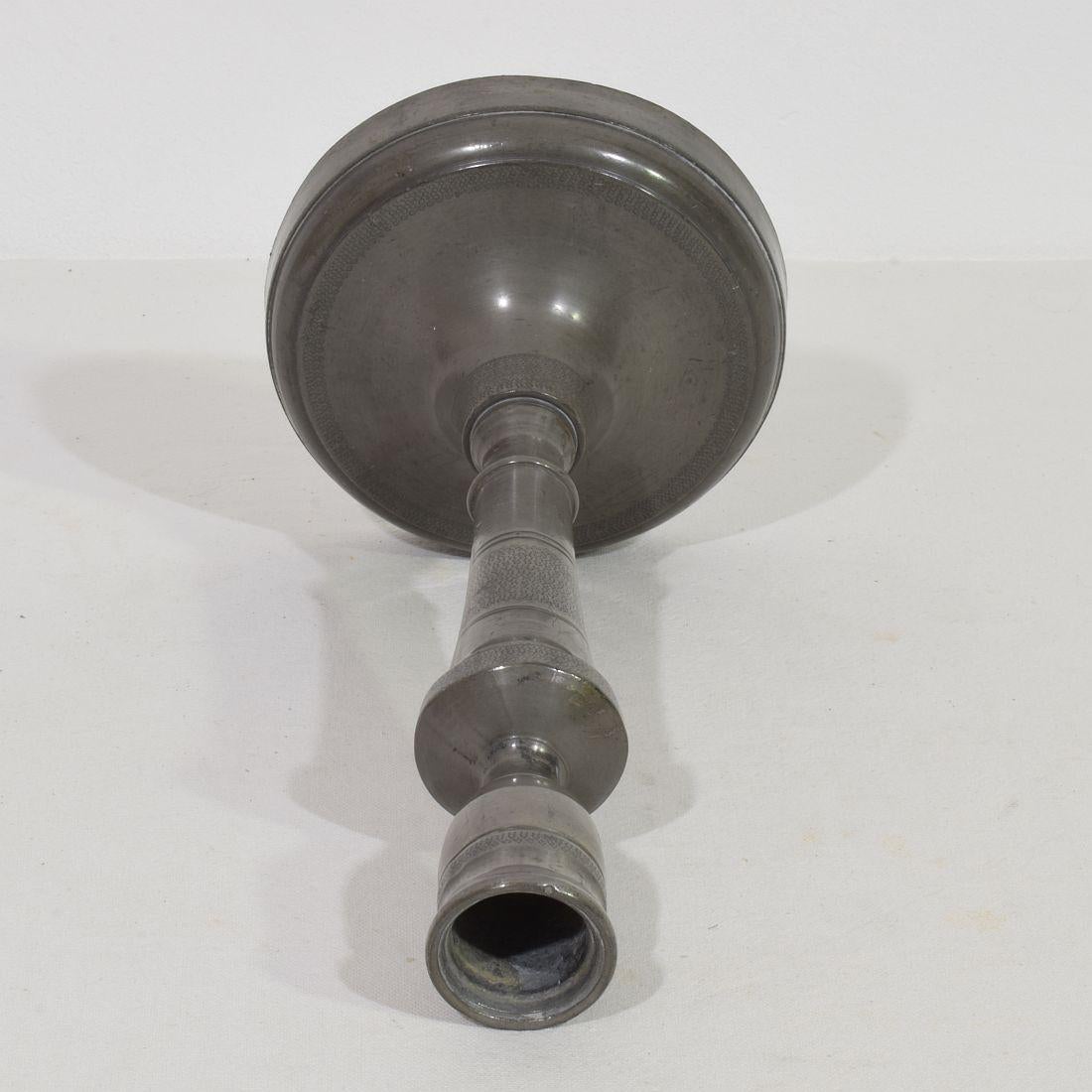 Collezione di portacandele in peltro francesi del XVIII-XIX secolo In condizioni buone in vendita a Buisson, FR