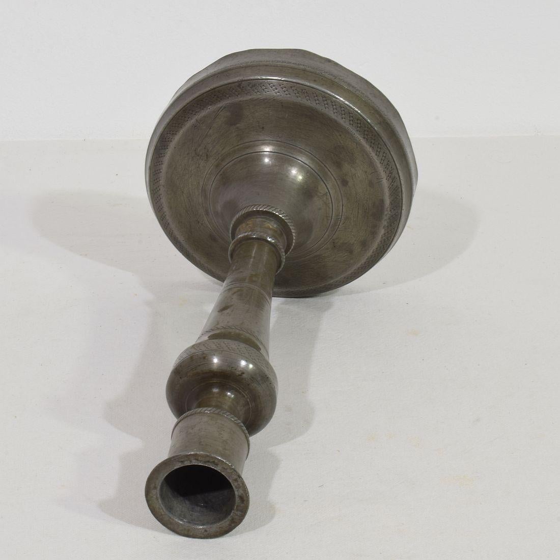 Collezione di portacandele in peltro francesi del XVIII-XIX secolo in vendita 3