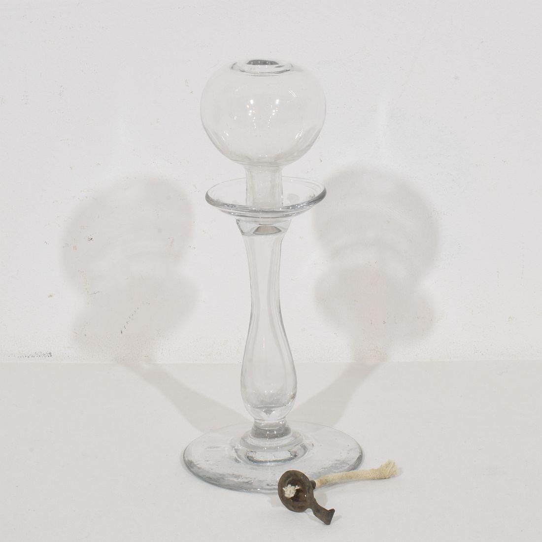 Collection of 19th Century French Glass Weaver Oil Lamps (Französisch) im Angebot