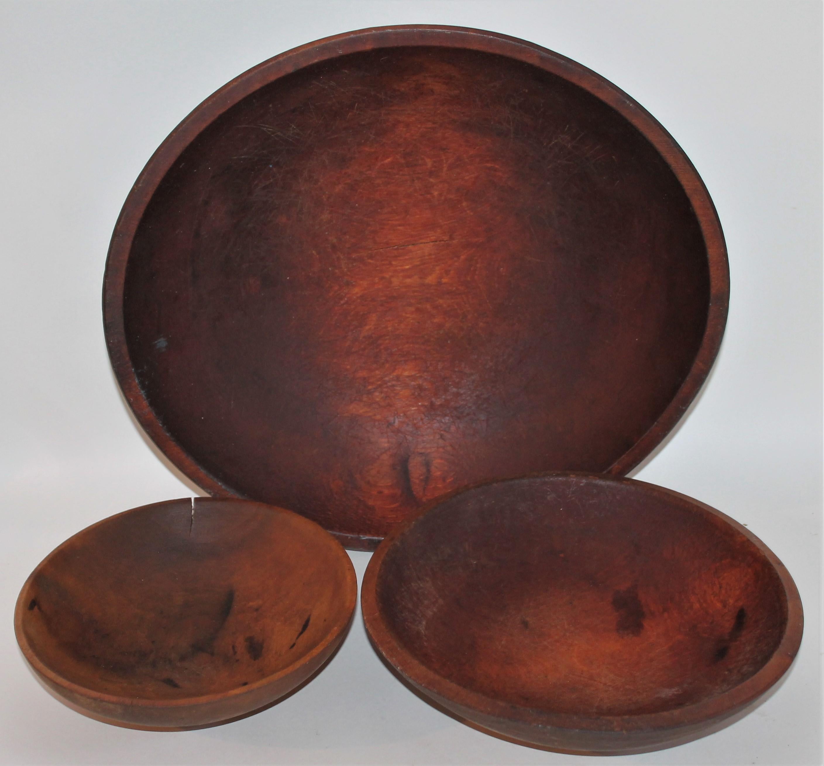 14 diameter x 4 high. These three butter bowls were found in New England and are all in fine condition. Sizes are as listed and sold as a collection of three.
Measures: 10 diameter x 2.5 high
8 diameter x 2 high.
