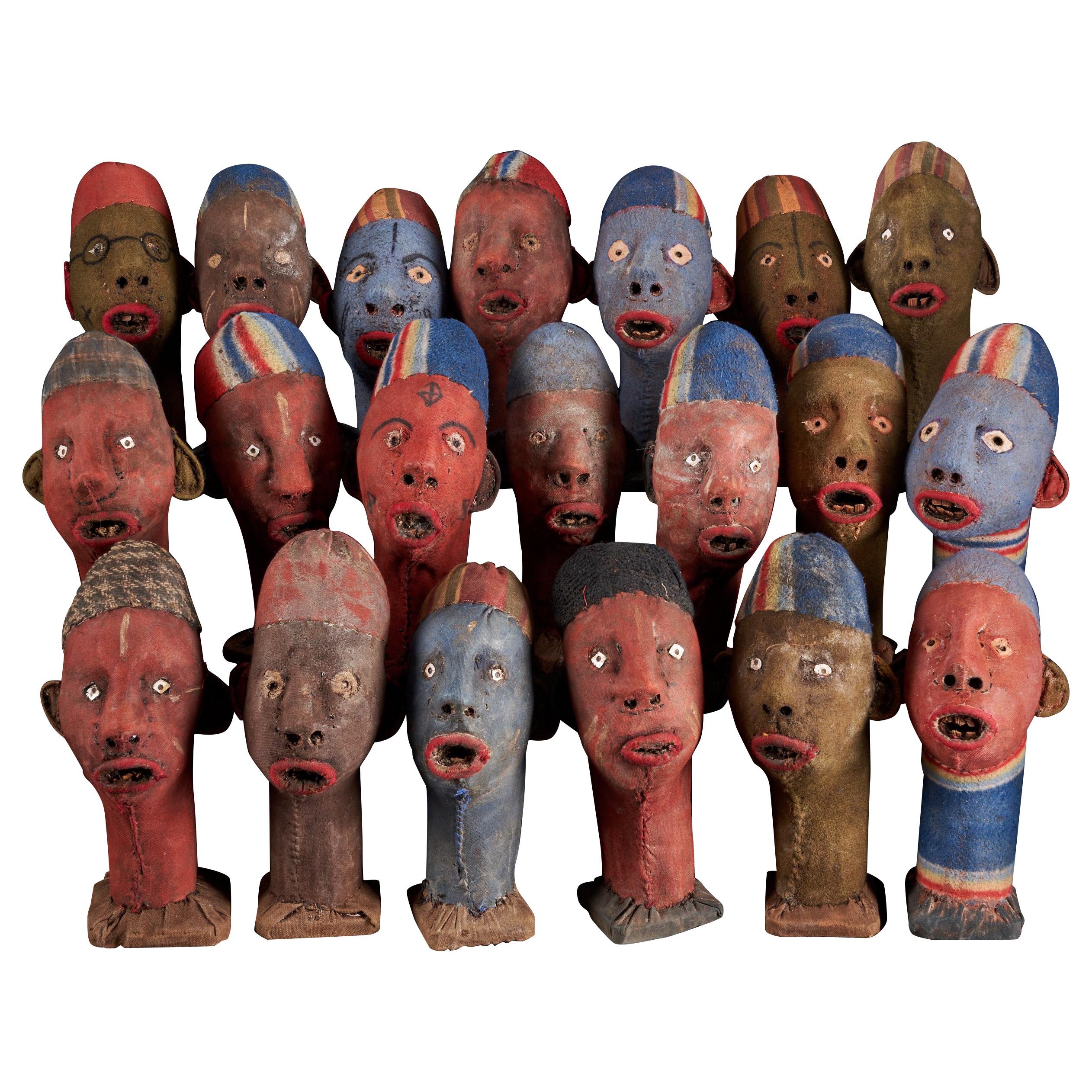 Collection de 20 têtes reliquaires Bembe Mudzini décoratives et expressives RDC