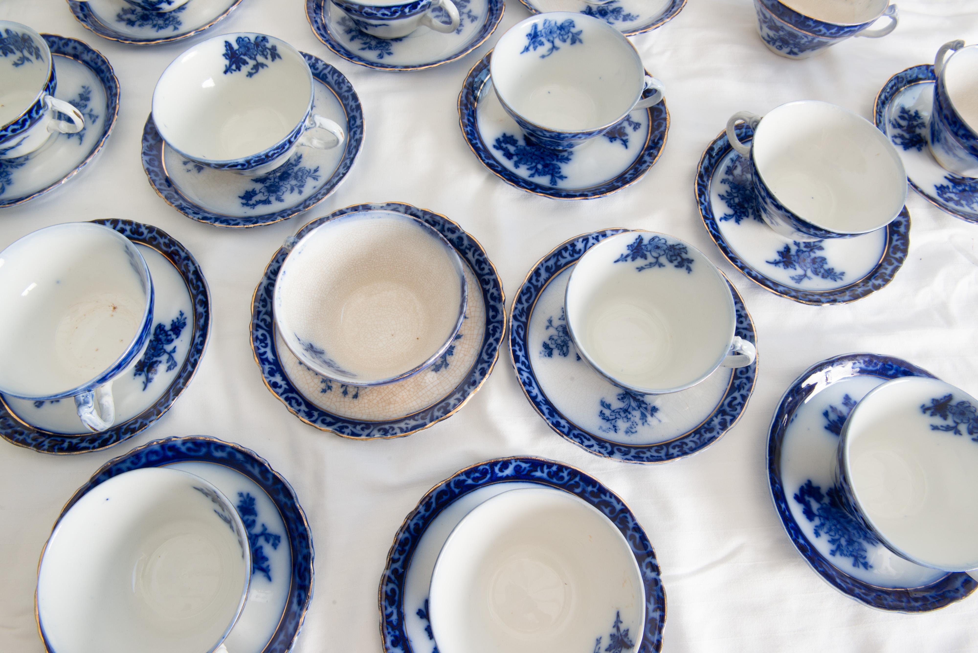 Collection of 227 Pieces of Flow Blue China For Sale 3