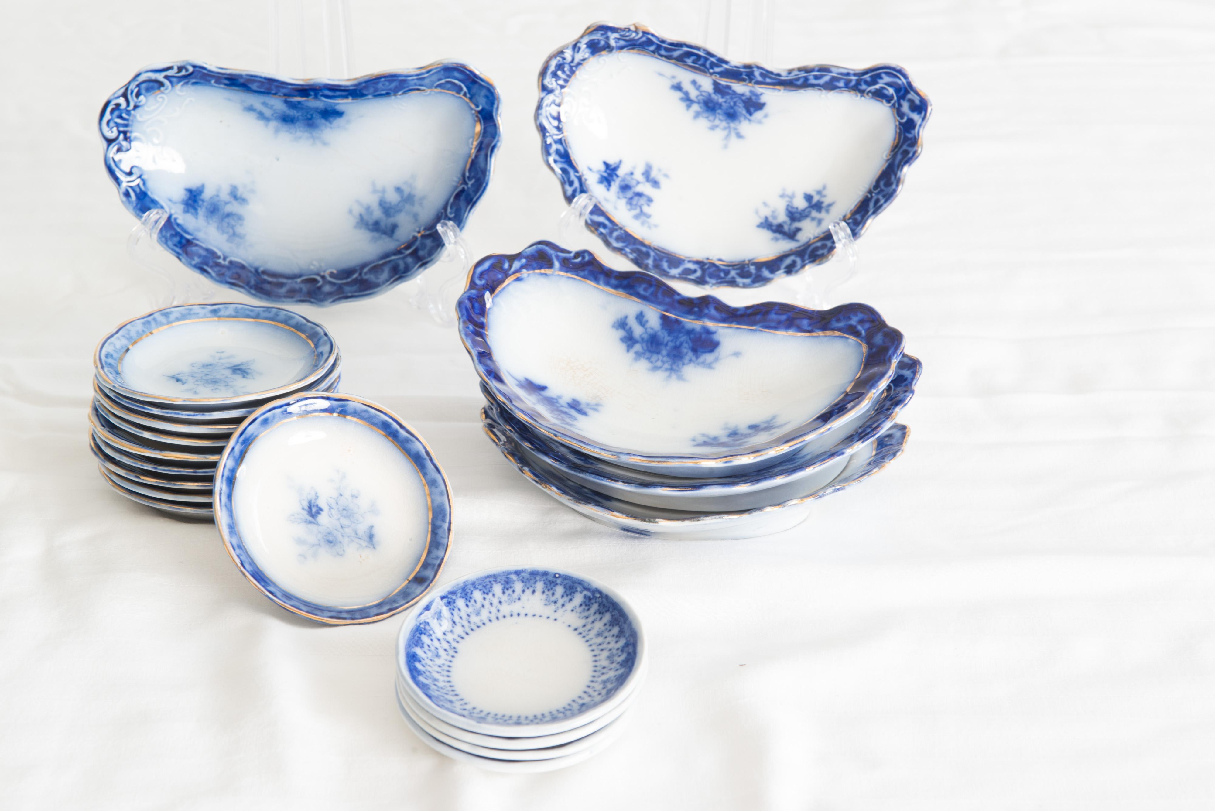 Collection of 227 Pieces of Flow Blue China For Sale 5