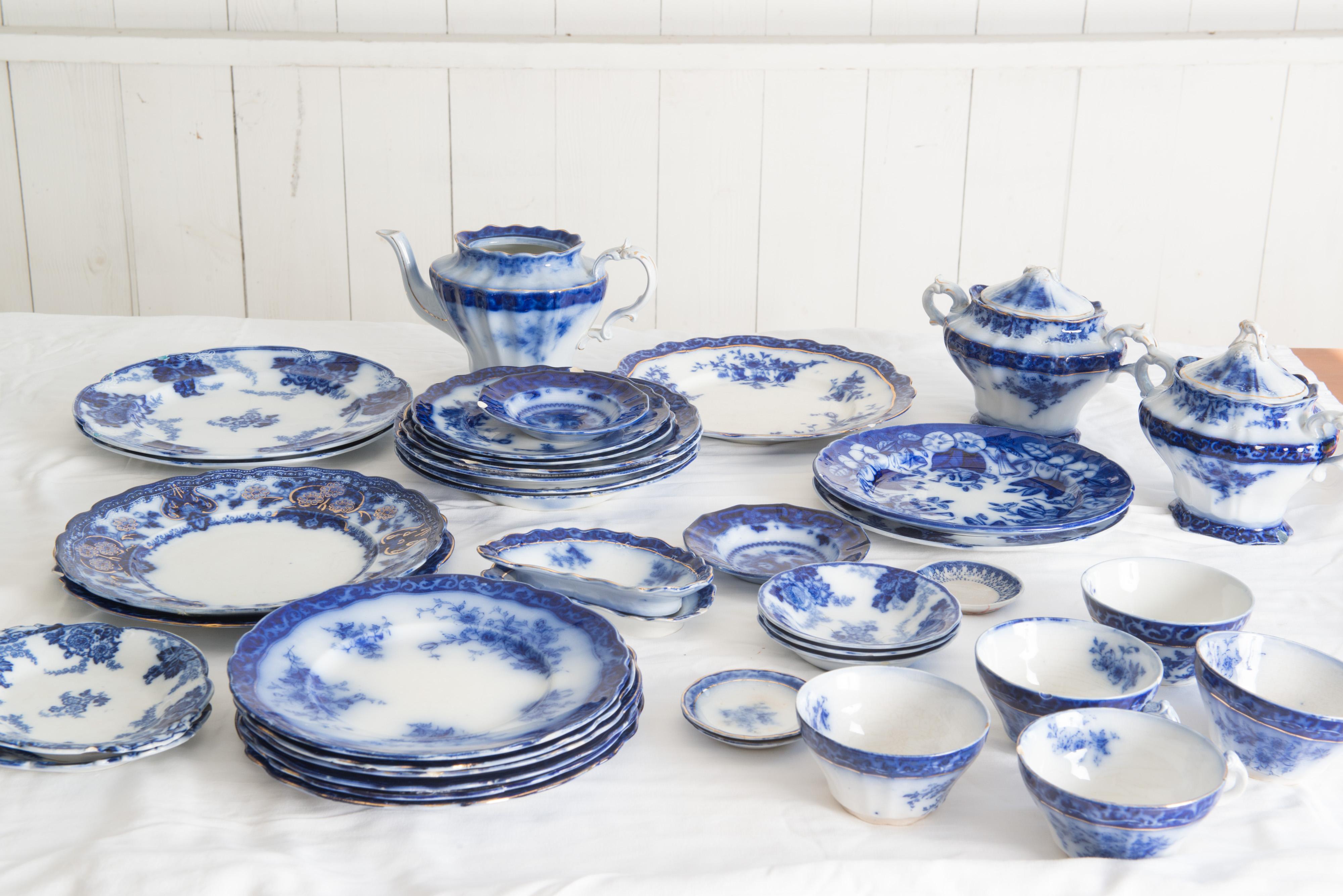Collection of 227 Pieces of Flow Blue China For Sale 9