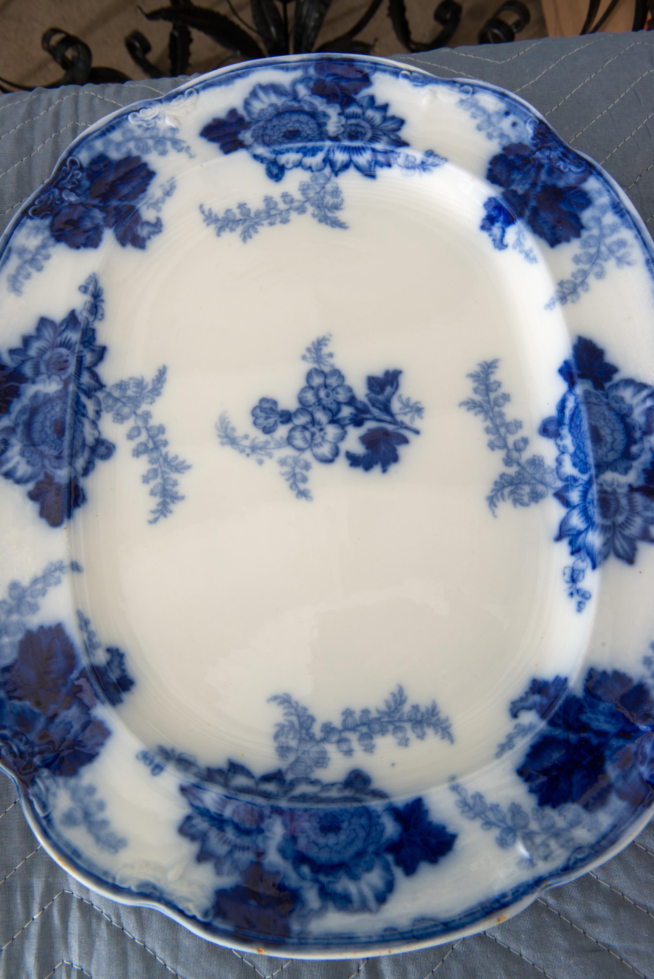 Late 19th Century Collection of 227 Pieces of Flow Blue China For Sale