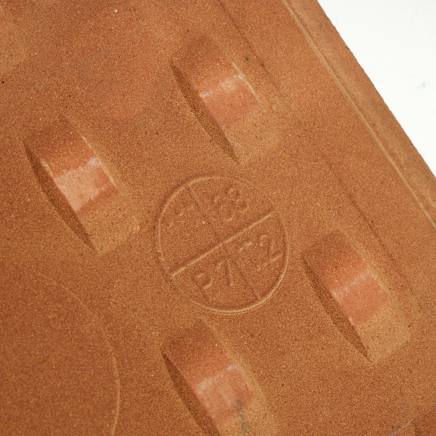 Kollektion von 23 italienischen, handbemalten, glasierten Terrakottafliesen - von Iris Apfel im Angebot 2