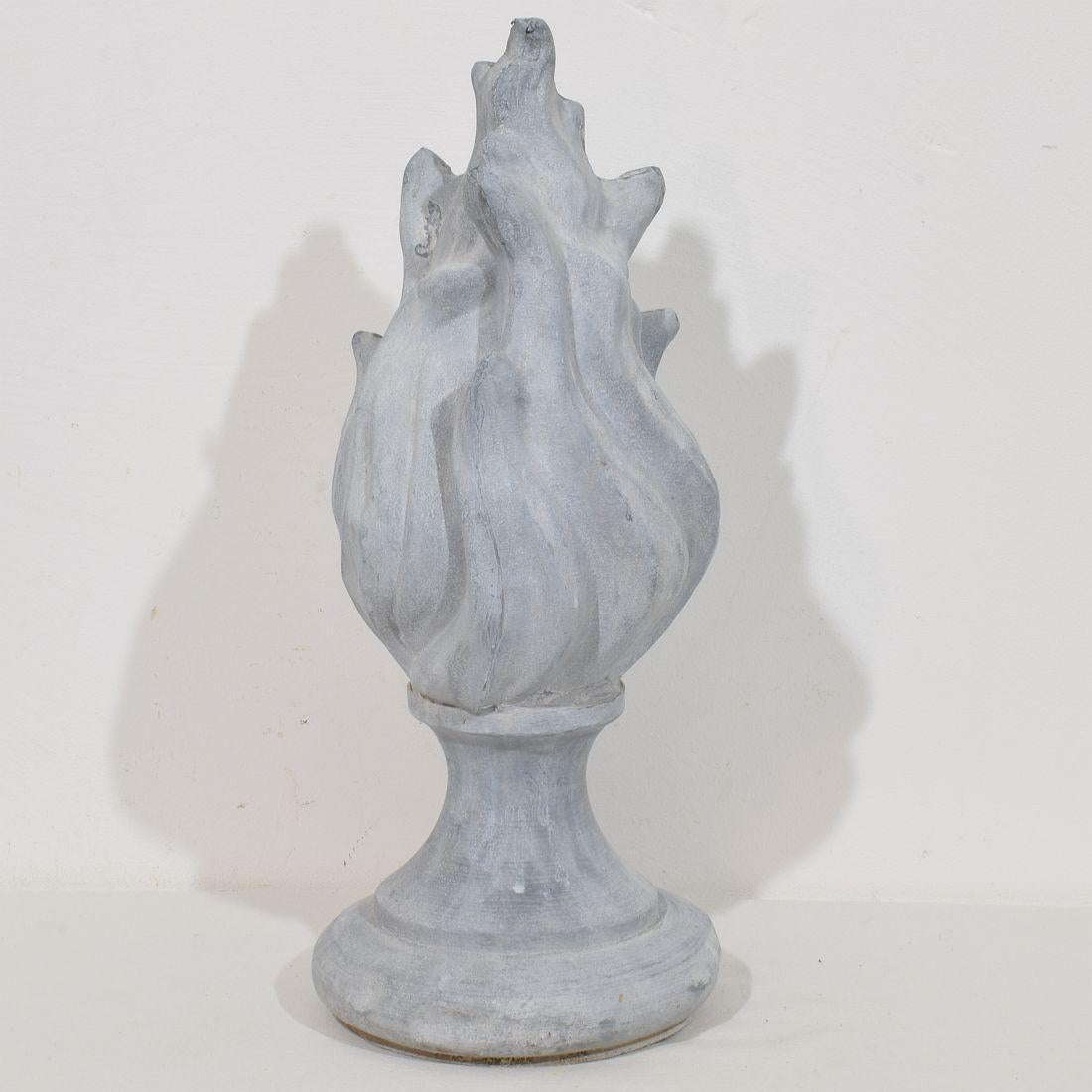 Collection of 3, 19th Century French Zinc Flame Roof Finials In Good Condition For Sale In Buisson, FR