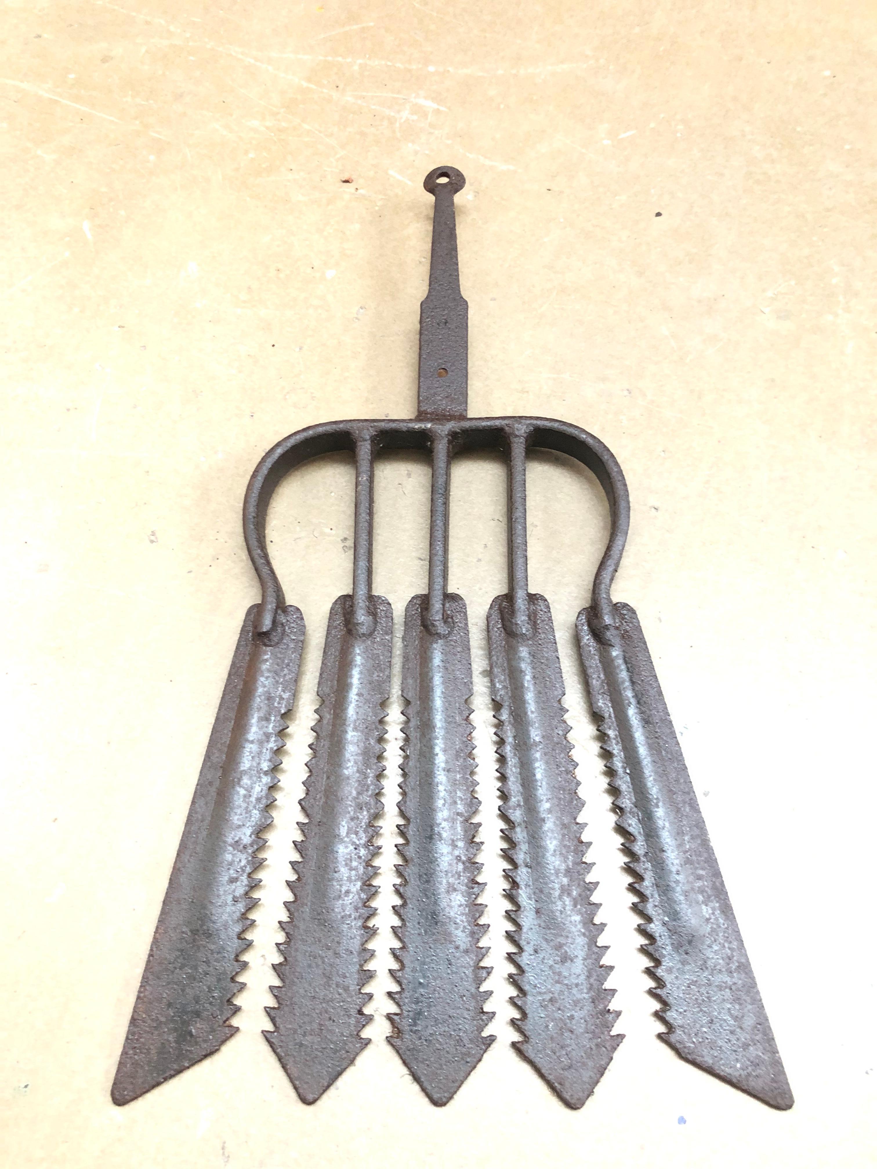 Collection of 3 Antique Wrought Iron Eel Forks In Good Condition In Søborg, DK