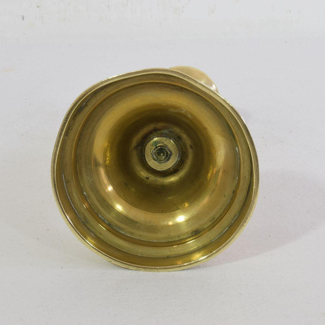 Collection'S di 3 portacandele da bistro in ottone del 19° secolo in vendita 6