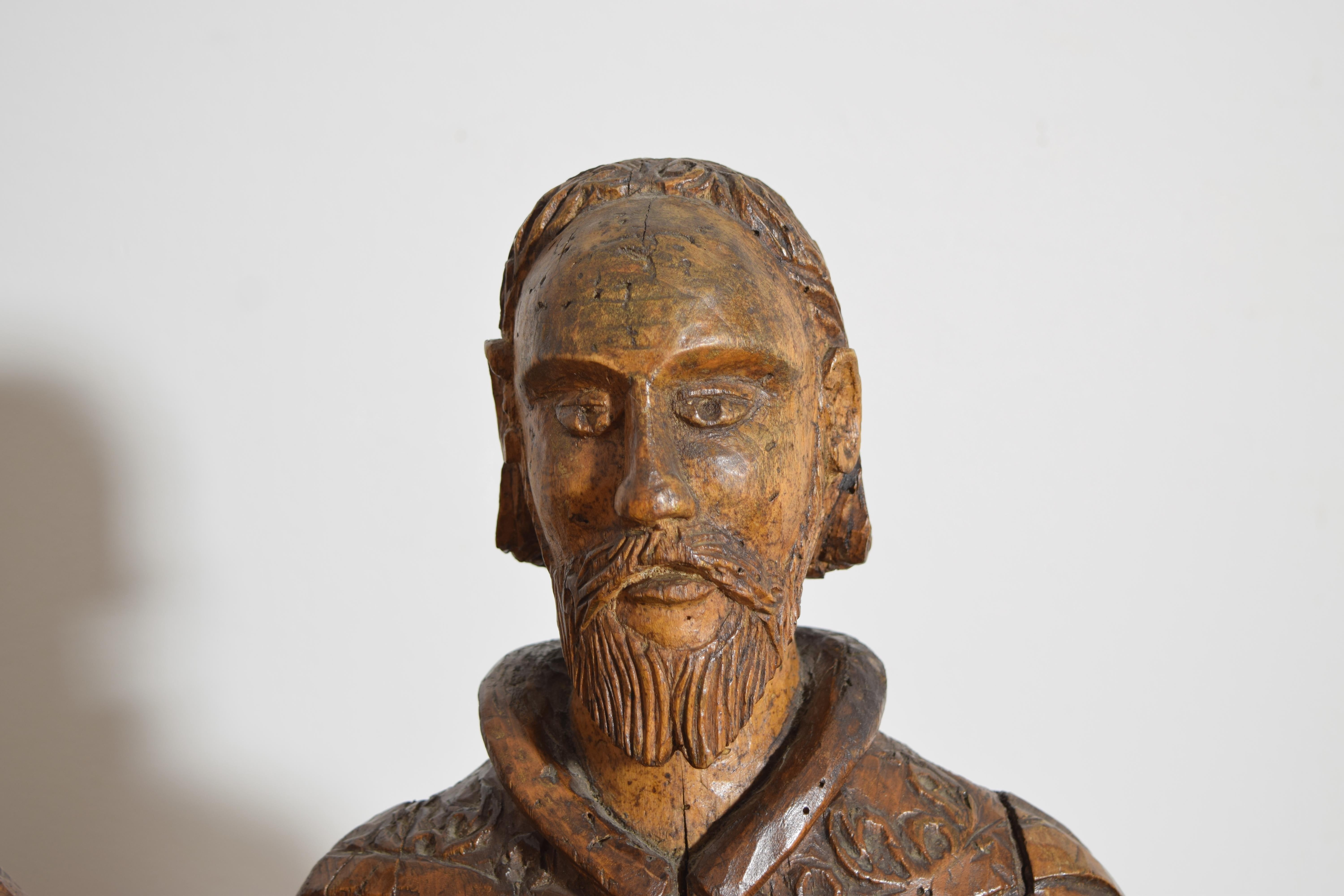 Collection'S di 3 busti italiani in legno di noce intagliato dell'inizio del XVIII secolo in vendita 3