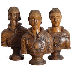 Collection'S di 3 busti italiani in legno di noce intagliato dell'inizio del XVIII secolo