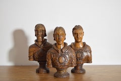 Collection'S di 3 busti italiani in legno di noce intagliato dell'inizio del XVIII secolo