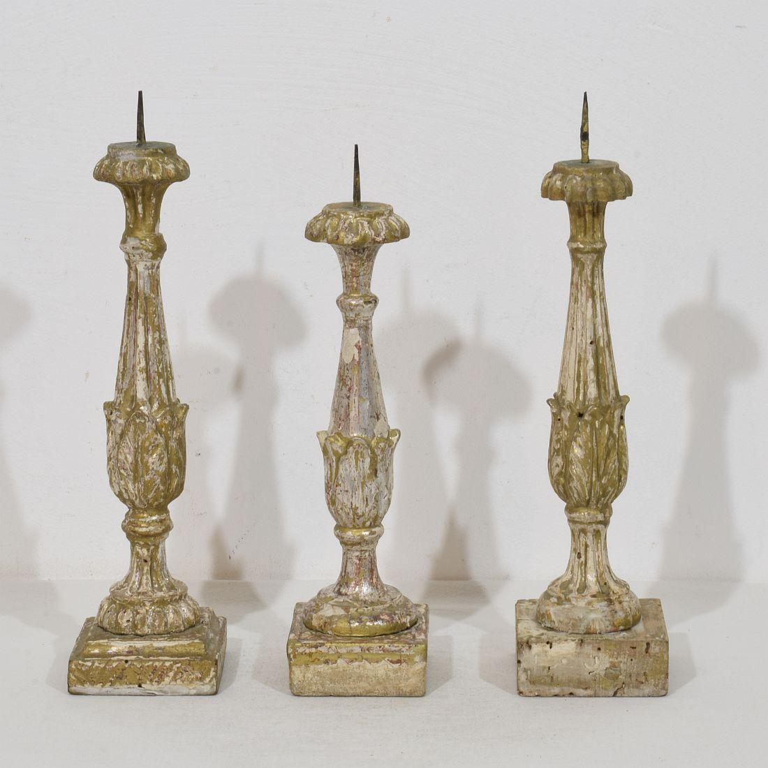 Collection Of 3 Late 18th Century Italian Neoclassical Candleholders In Good Condition For Sale In Buisson, FR