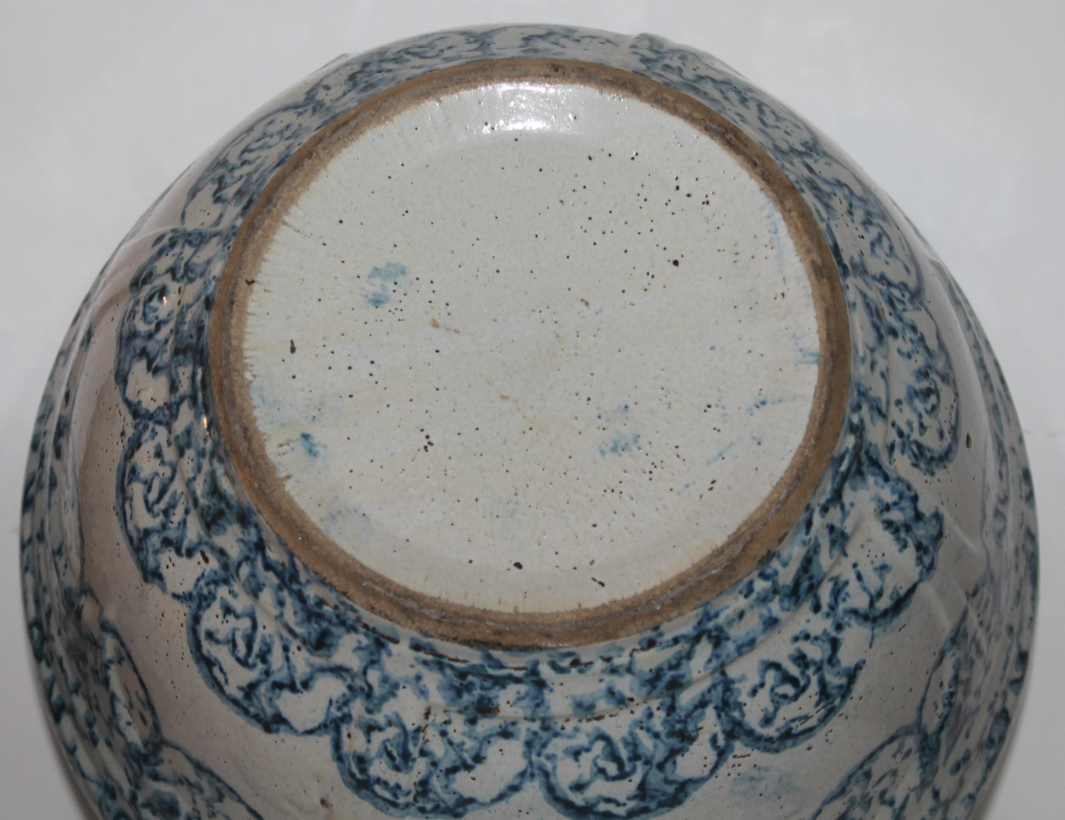 Colección de 3 cuencos esponjeros decorados del siglo XIX en venta 3