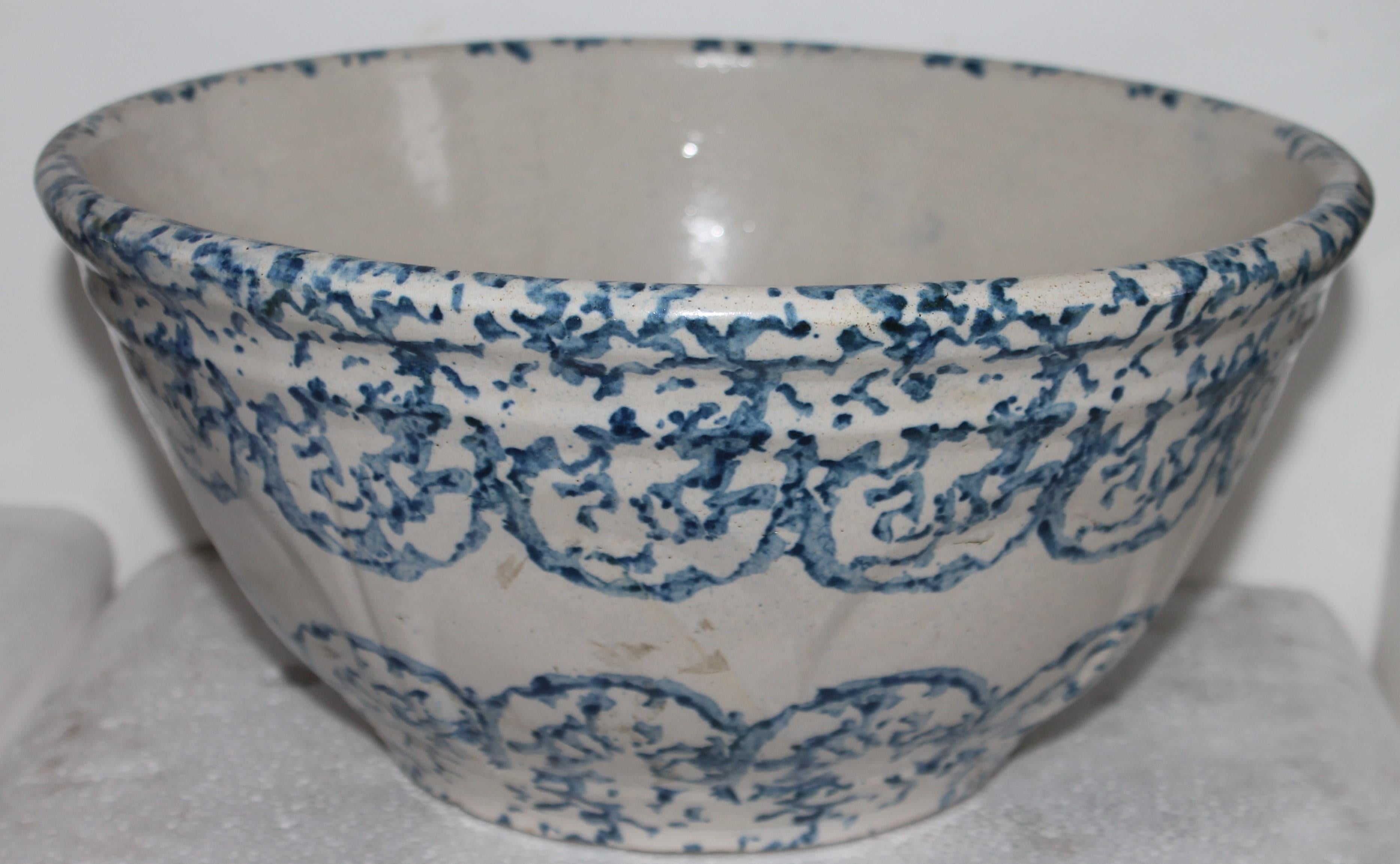 Hand-Crafted Collection of 3 of Decorated 19thc Sponge Mixing Bowls For Sale