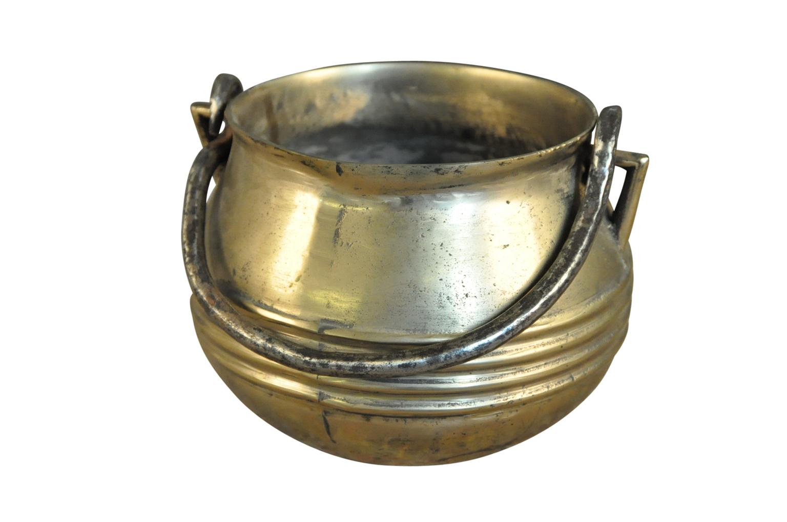 Collection of 4 Bronze Olas, Cooking Pots In Good Condition For Sale In Atlanta, GA